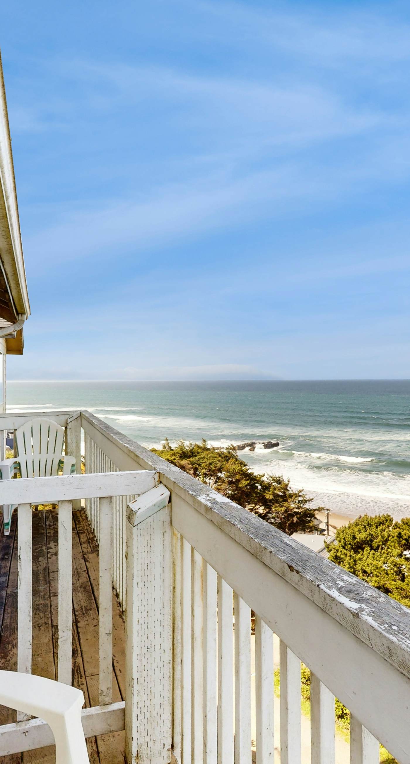 Dog Friendly Studio with Ocean Views WiFi Short Walk to the Beach