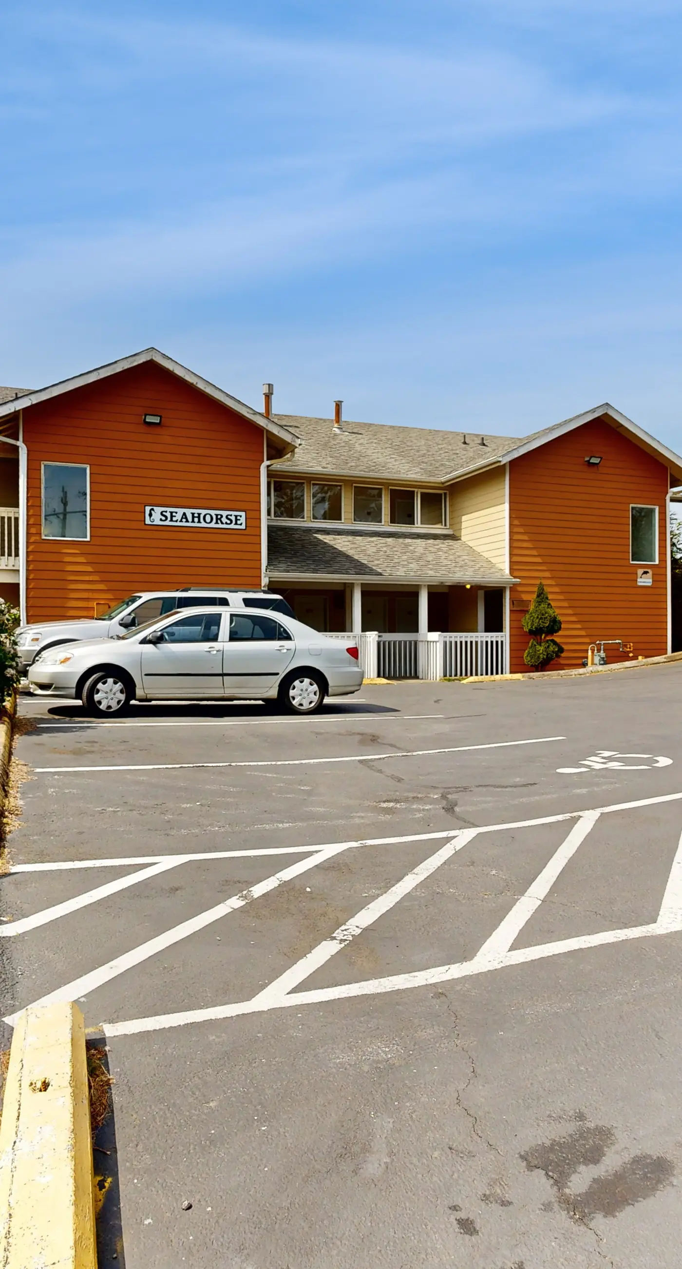 Dog Friendly Studio with Ocean Views WiFi Short Walk to the Beach