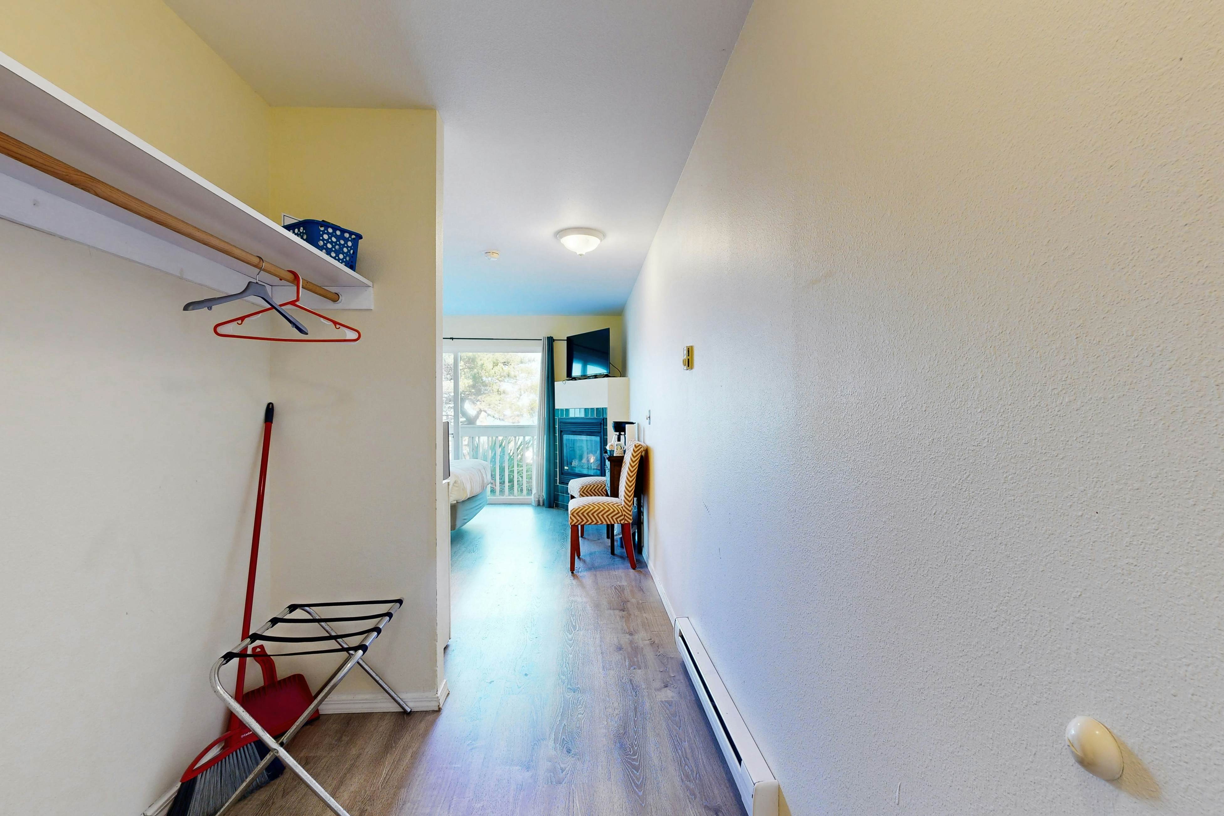 Lower Level Studio with Ocean Views and Easy Beach Access Dog Friendly