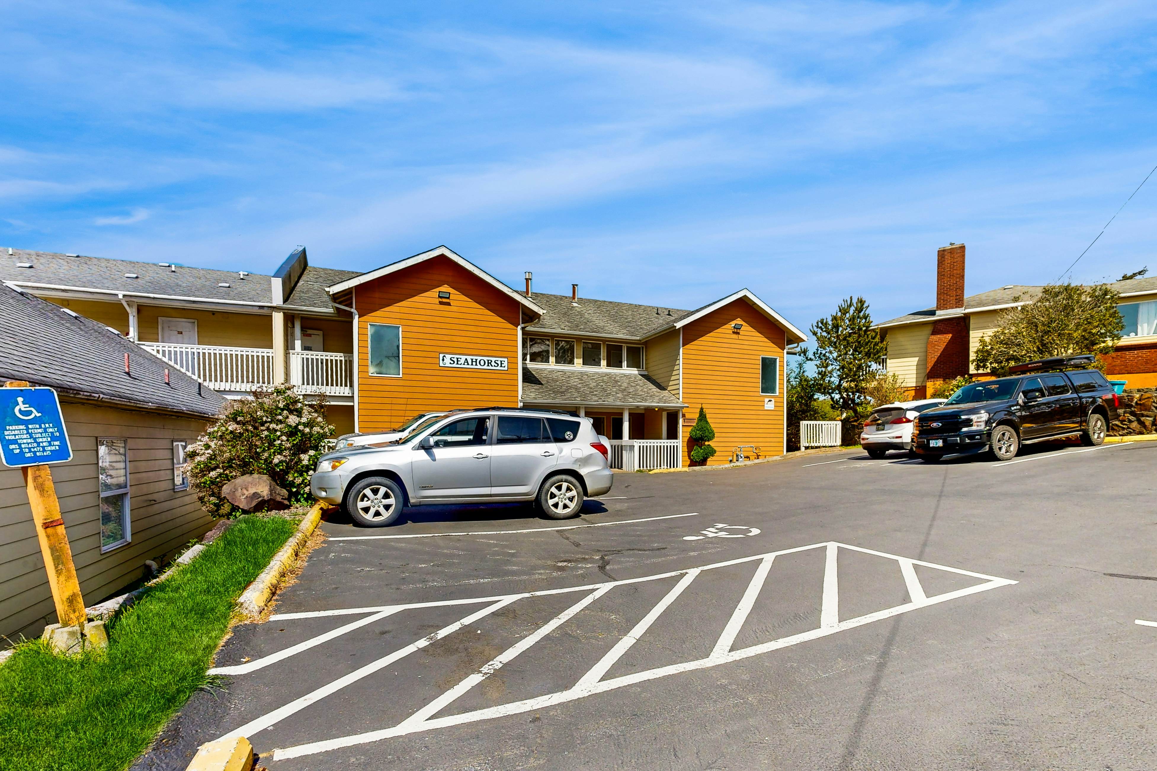 Lower Level Studio with Ocean Views and Easy Beach Access Dog Friendly