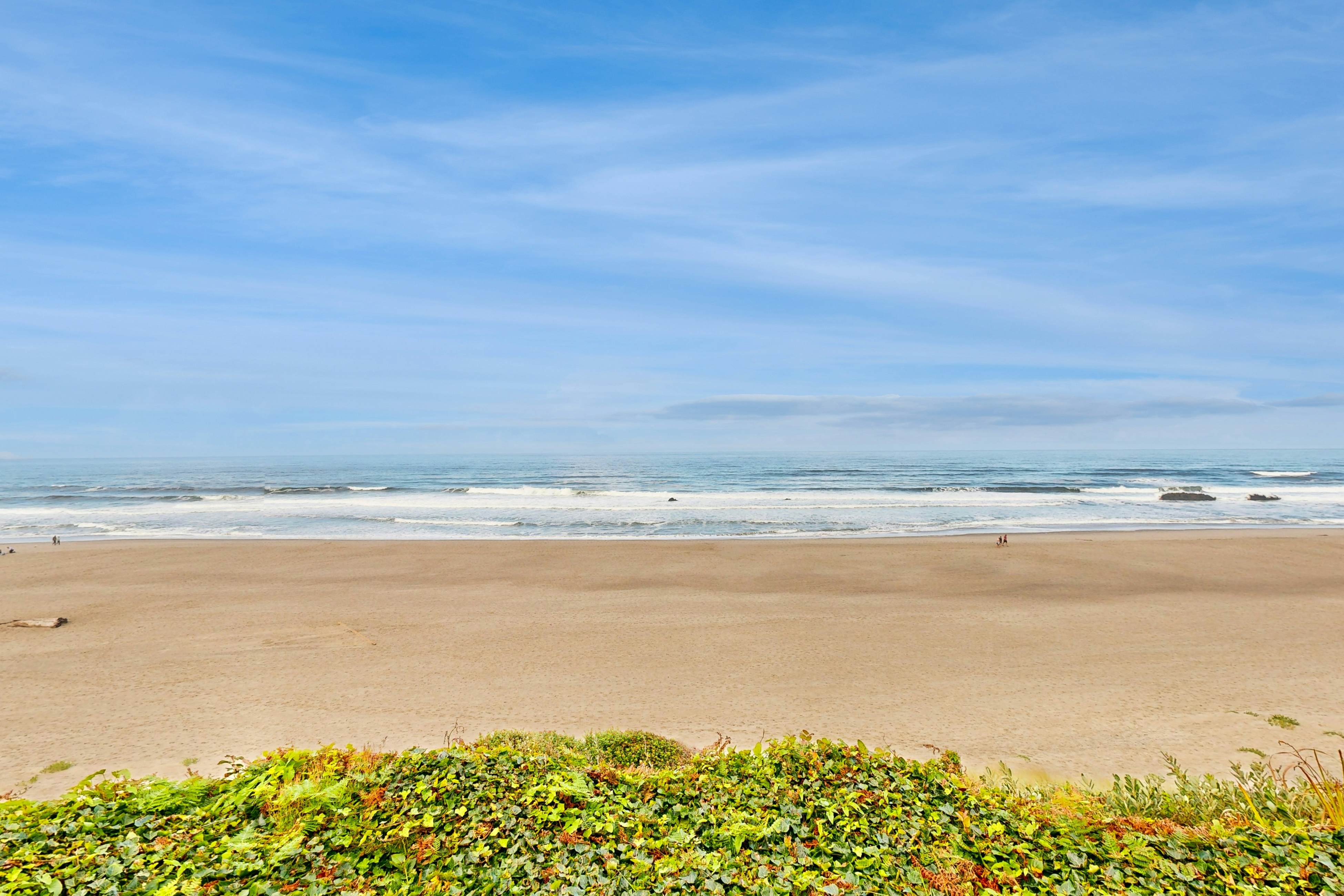 Beautiful Oceanfront Home with Free WiFi and Enclosed Yard - Dog-Friendly