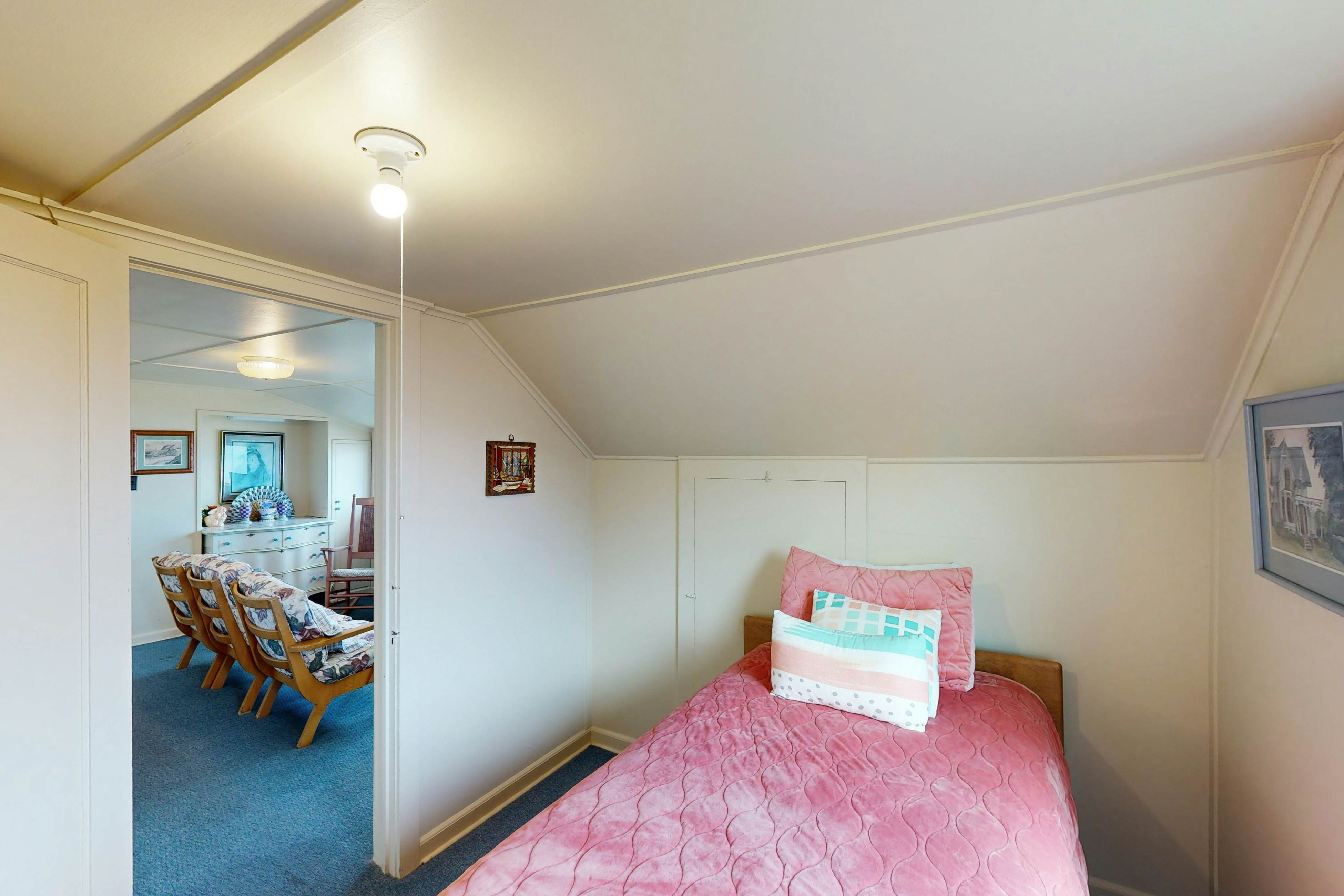 Beautiful Oceanfront Home with Free WiFi and Enclosed Yard - Dog-Friendly