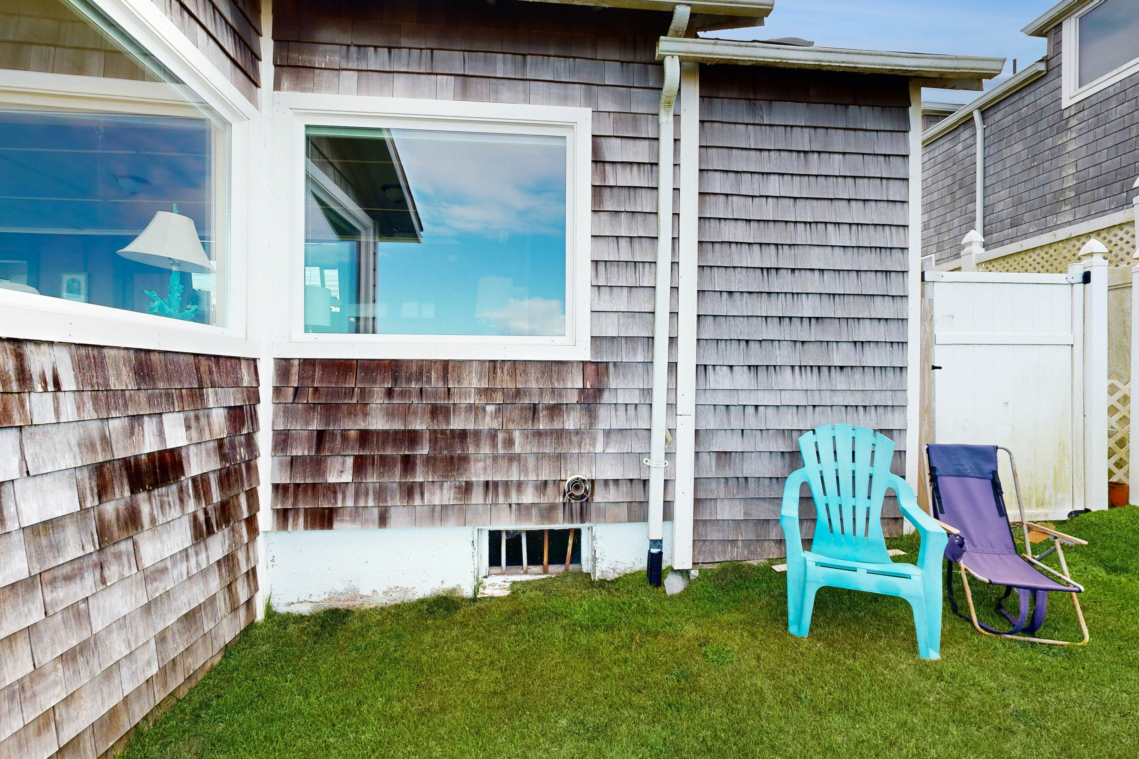 Beautiful Oceanfront Home with Free WiFi and Enclosed Yard - Dog-Friendly