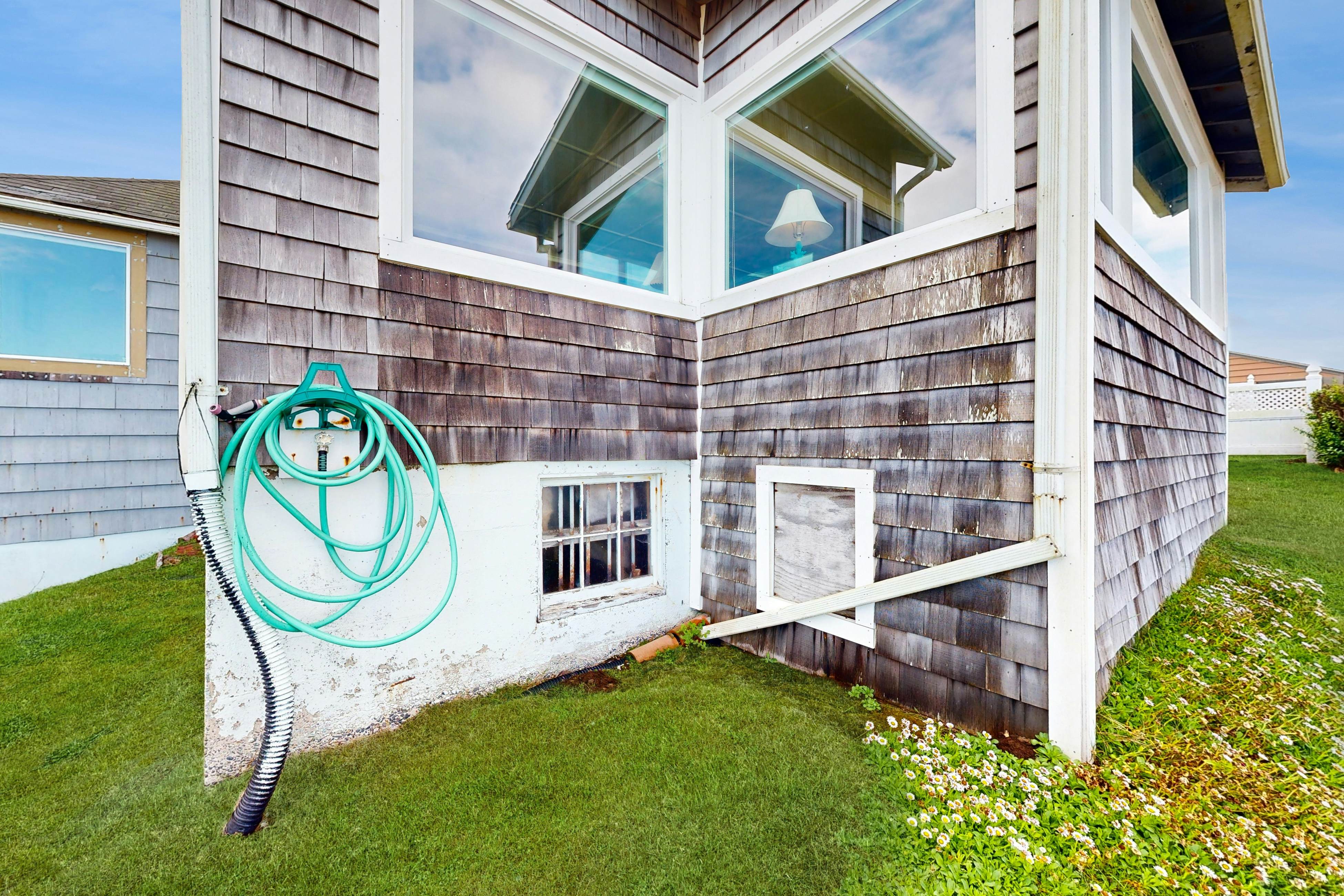 Beautiful Oceanfront Home with Free WiFi and Enclosed Yard - Dog-Friendly