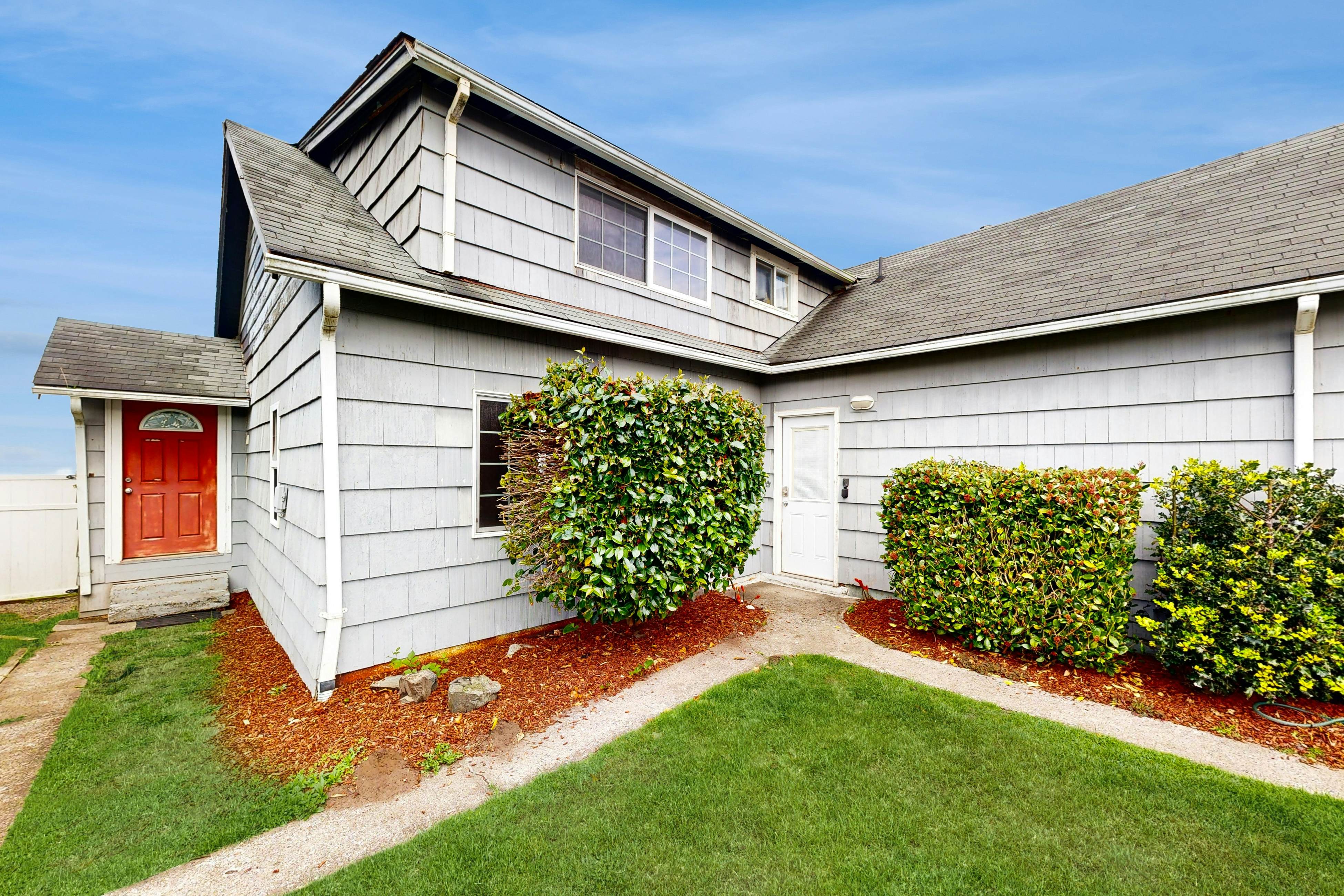 Beautiful Oceanfront Home with Free WiFi and Enclosed Yard - Dog-Friendly