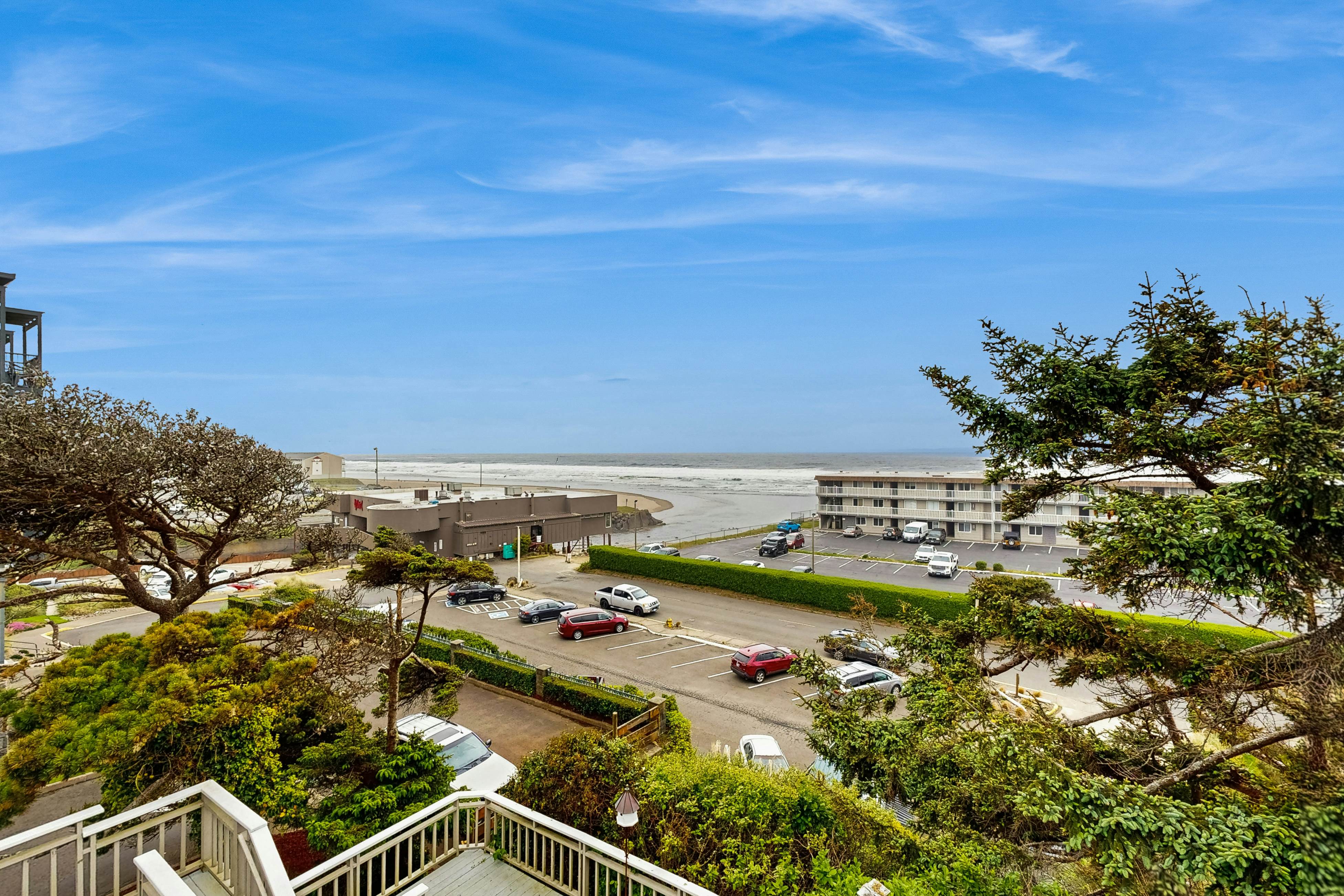 Dog-Friendly Ocean View Home with Easy Beach Access and Hot Tub
