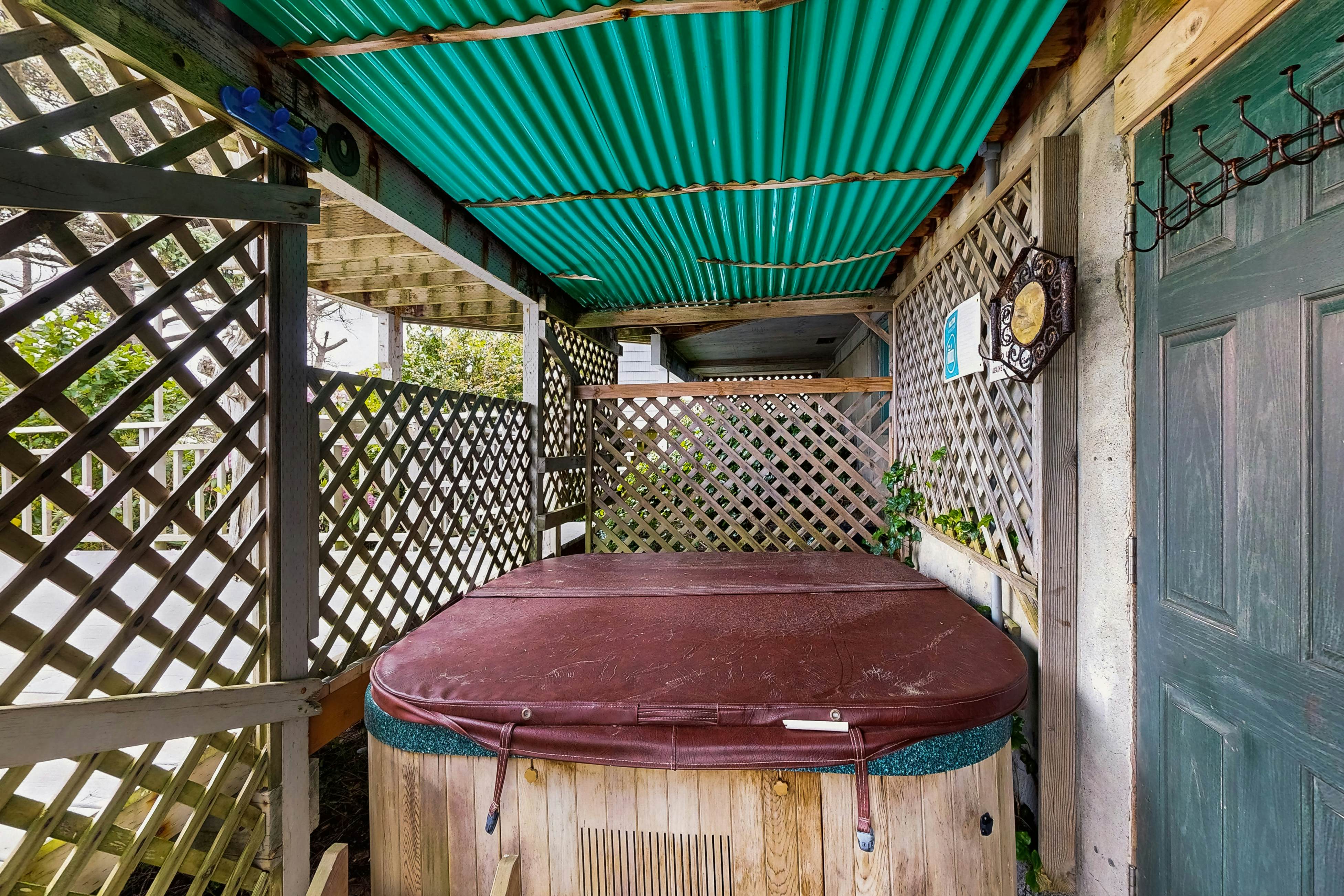 Dog-Friendly Ocean View Home with Easy Beach Access and Hot Tub