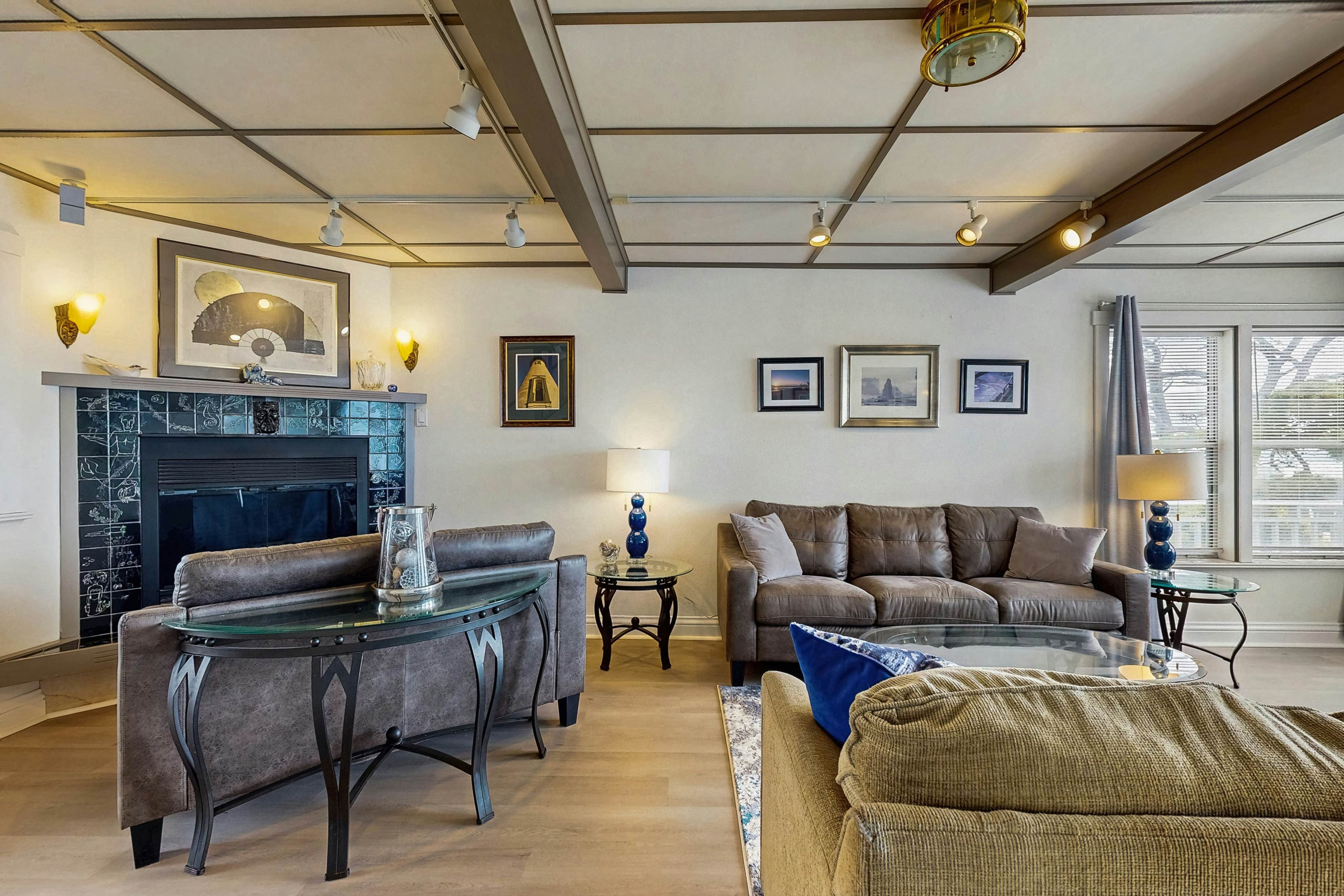 Dog-Friendly Ocean View Home with Easy Beach Access and Hot Tub