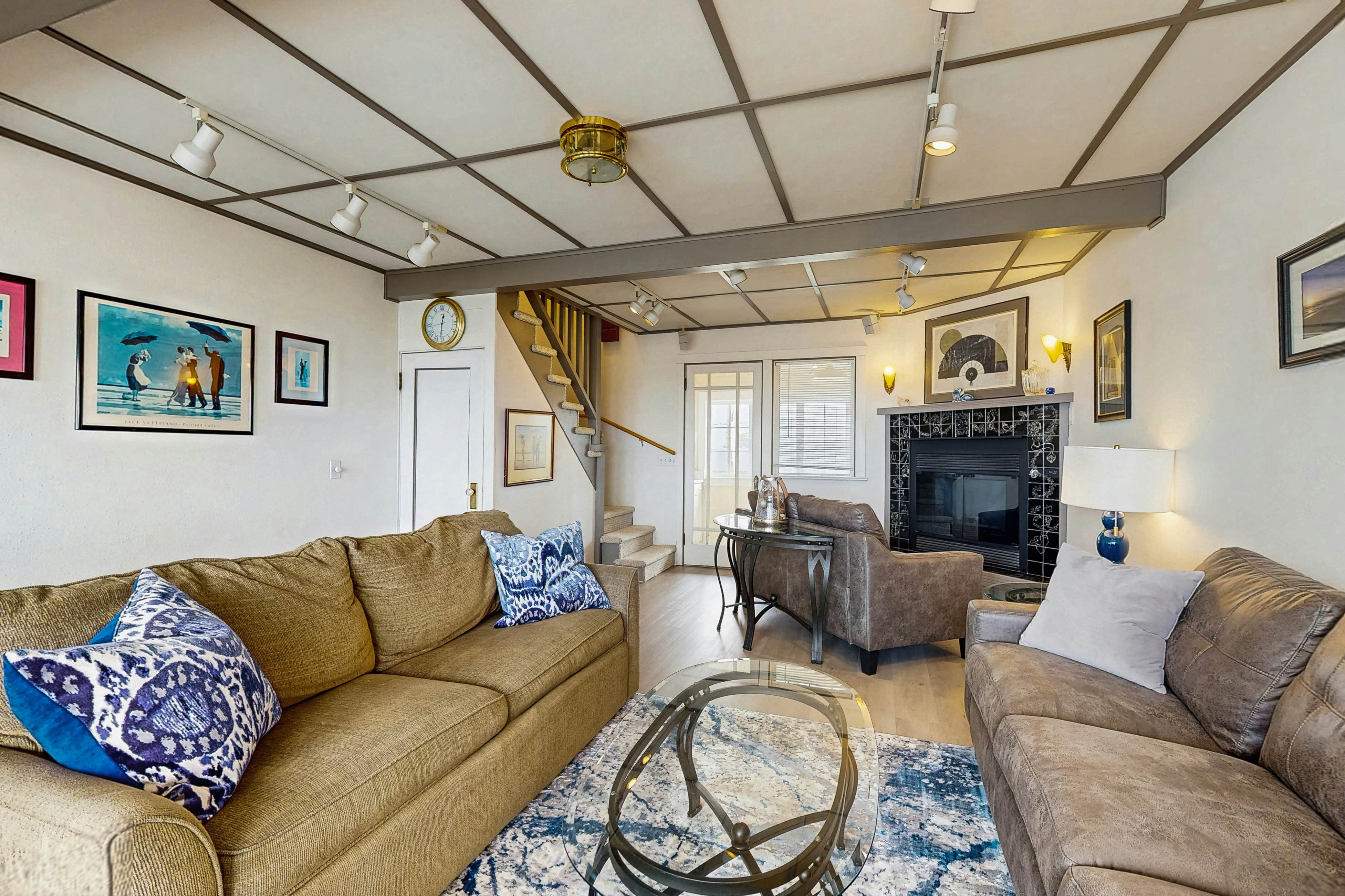 Dog-Friendly Ocean View Home with Easy Beach Access and Hot Tub