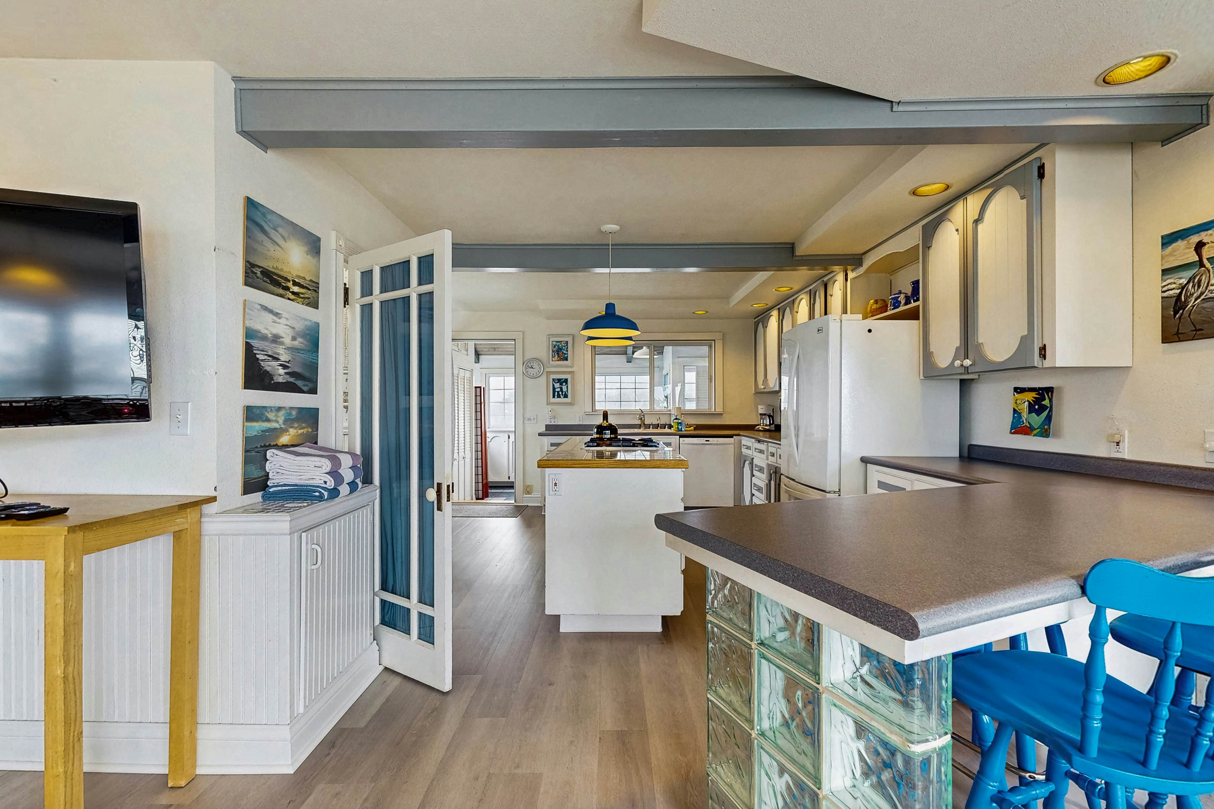 Dog-Friendly Ocean View Home with Easy Beach Access and Hot Tub