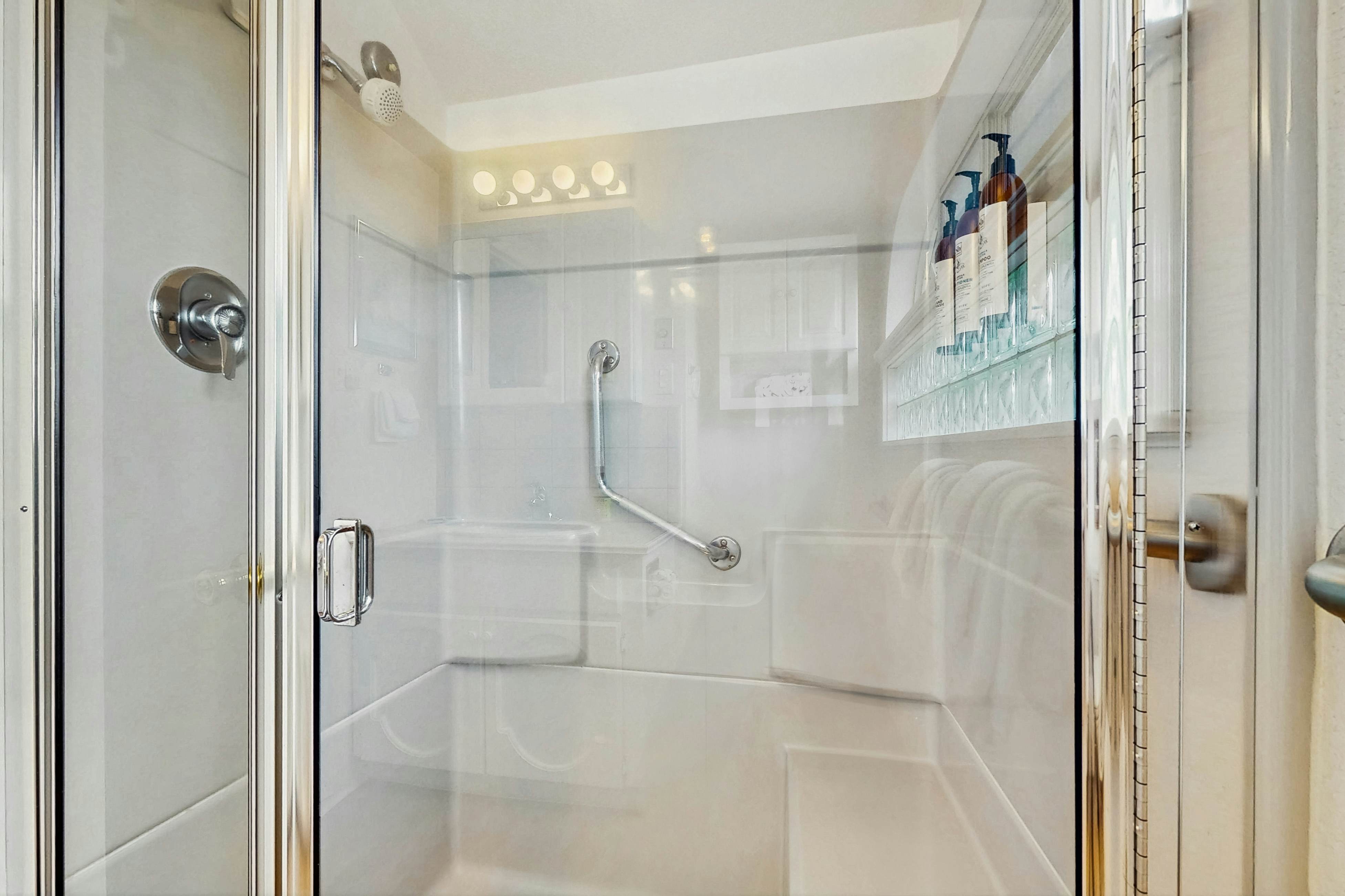 Dog-Friendly Ocean View Home with Easy Beach Access and Hot Tub