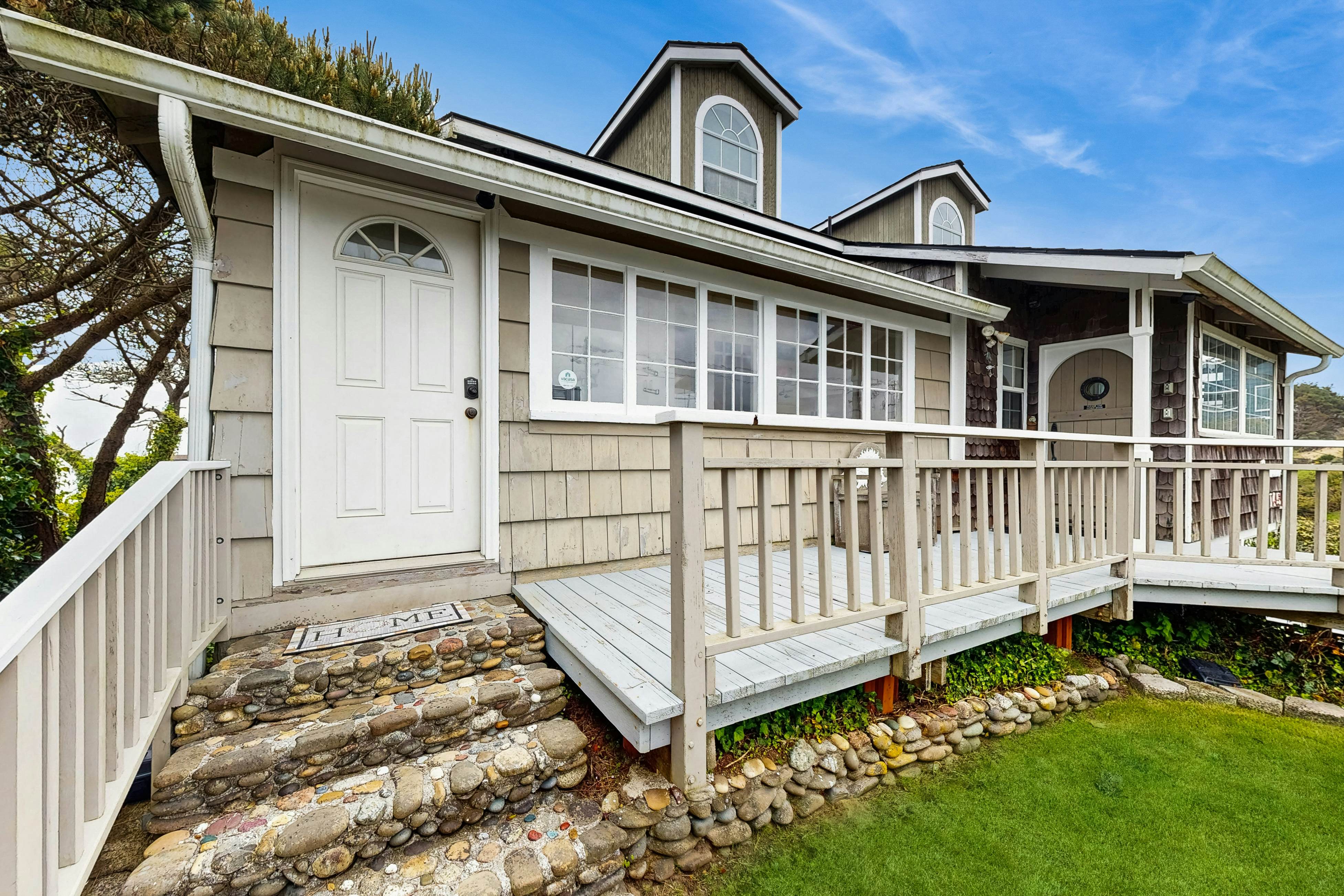 Dog-Friendly Ocean View Home with Easy Beach Access and Hot Tub