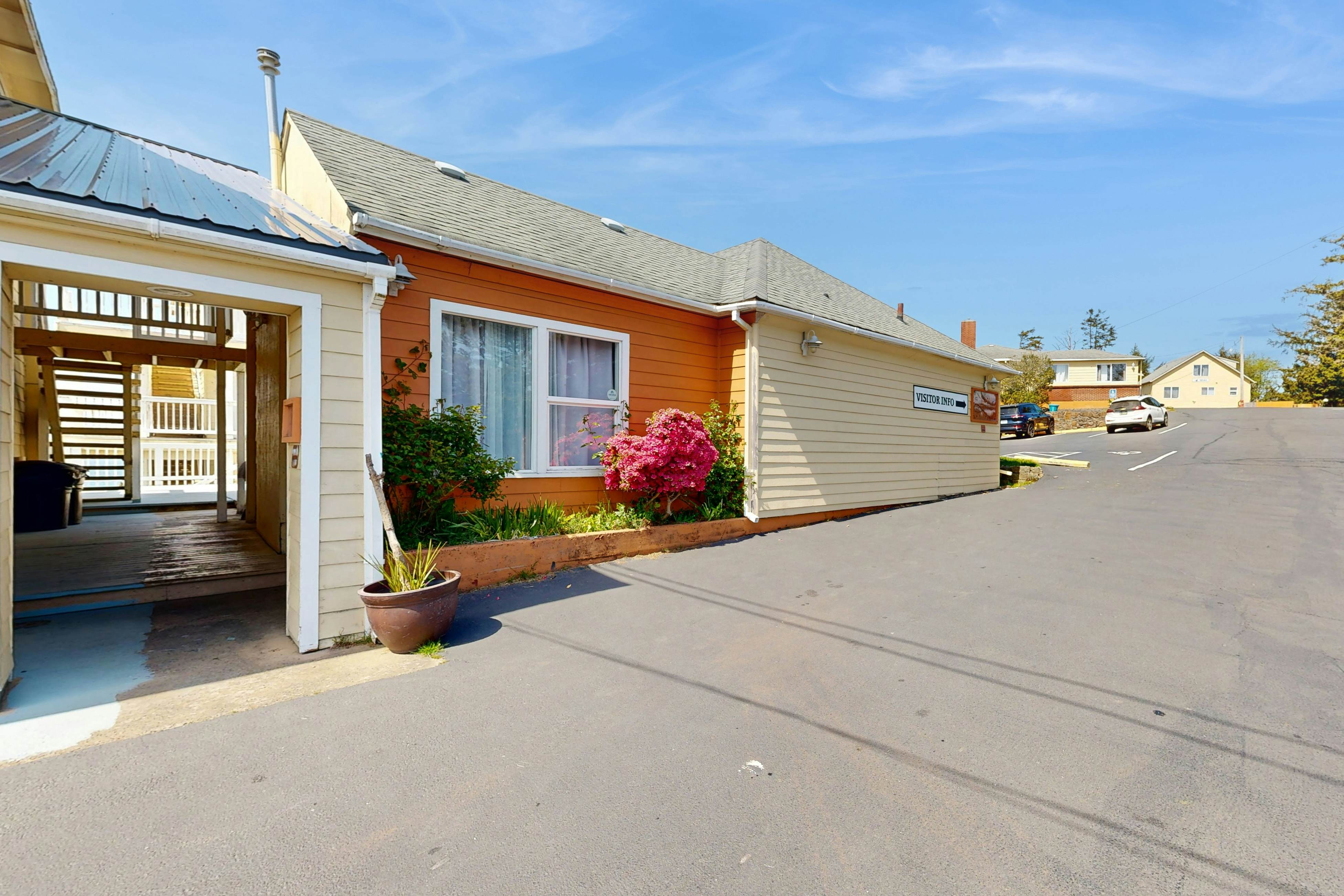 Dog Friendly Condo with Ocean Views Easy Beach Access Patio Free WiFi