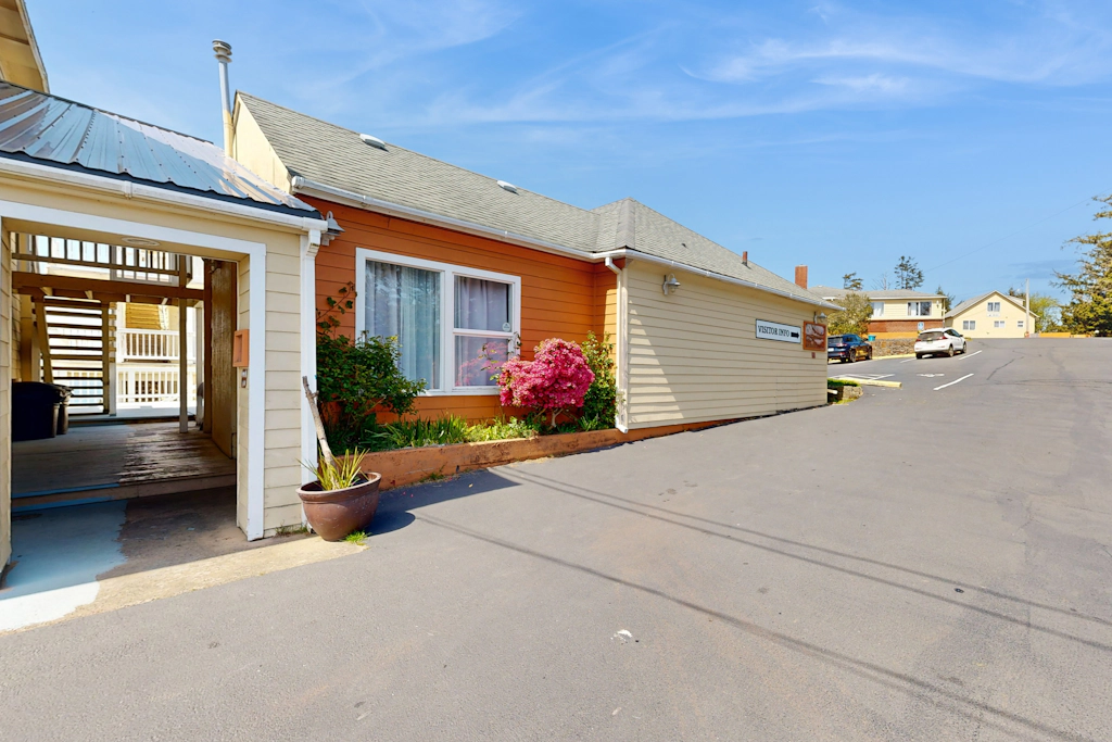 Dog Friendly Condo with Ocean Views Easy Beach Access Patio Free WiFi