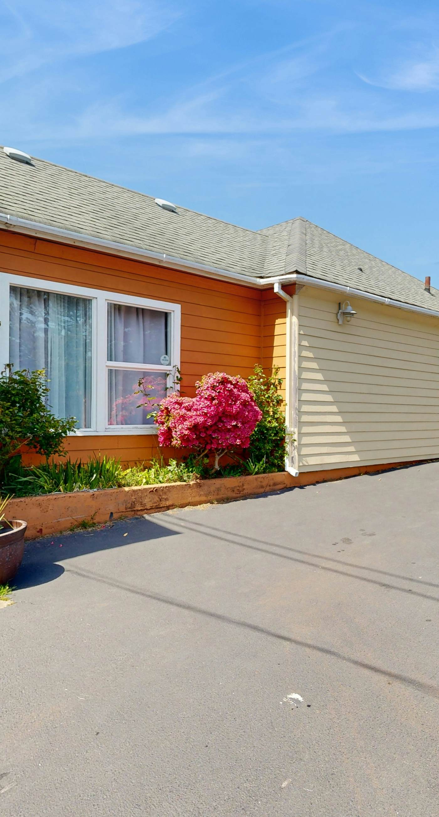 Dog Friendly Condo with Ocean Views Easy Beach Access Patio Free WiFi