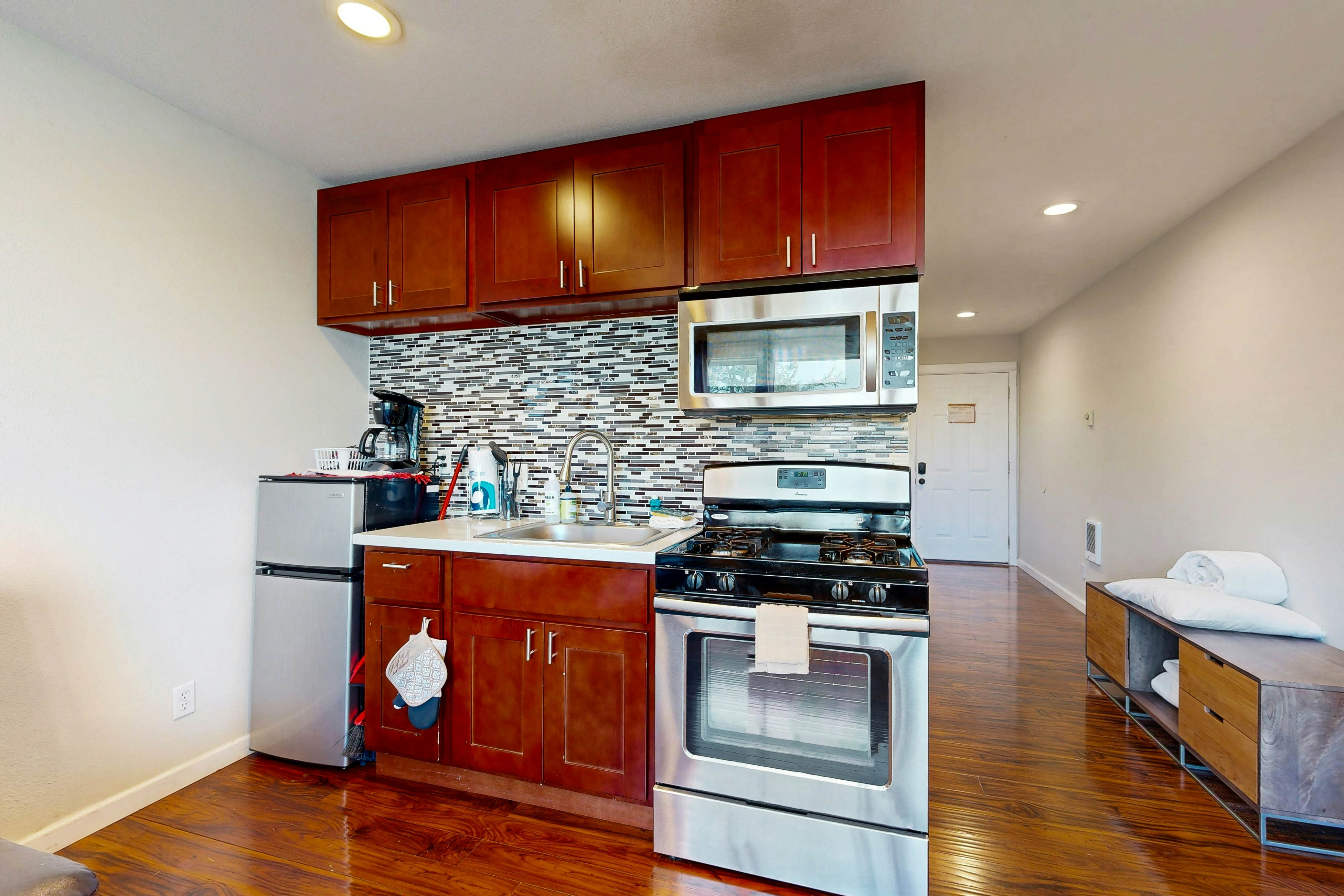 Dog-Friendly Condo with Stunning Ocean Views & Easy Beach Access