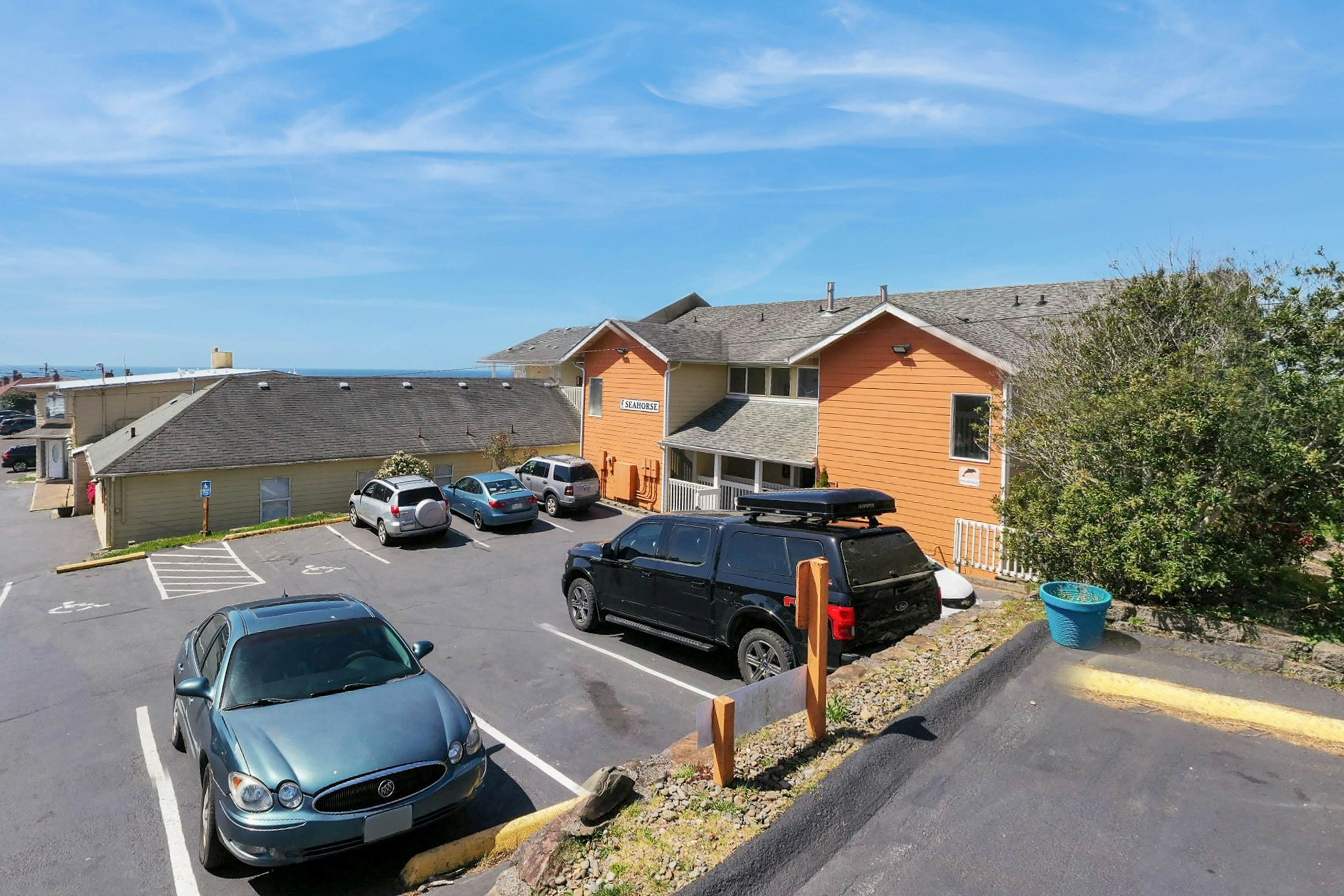 Dog-Friendly Condo with Stunning Ocean Views & Easy Beach Access