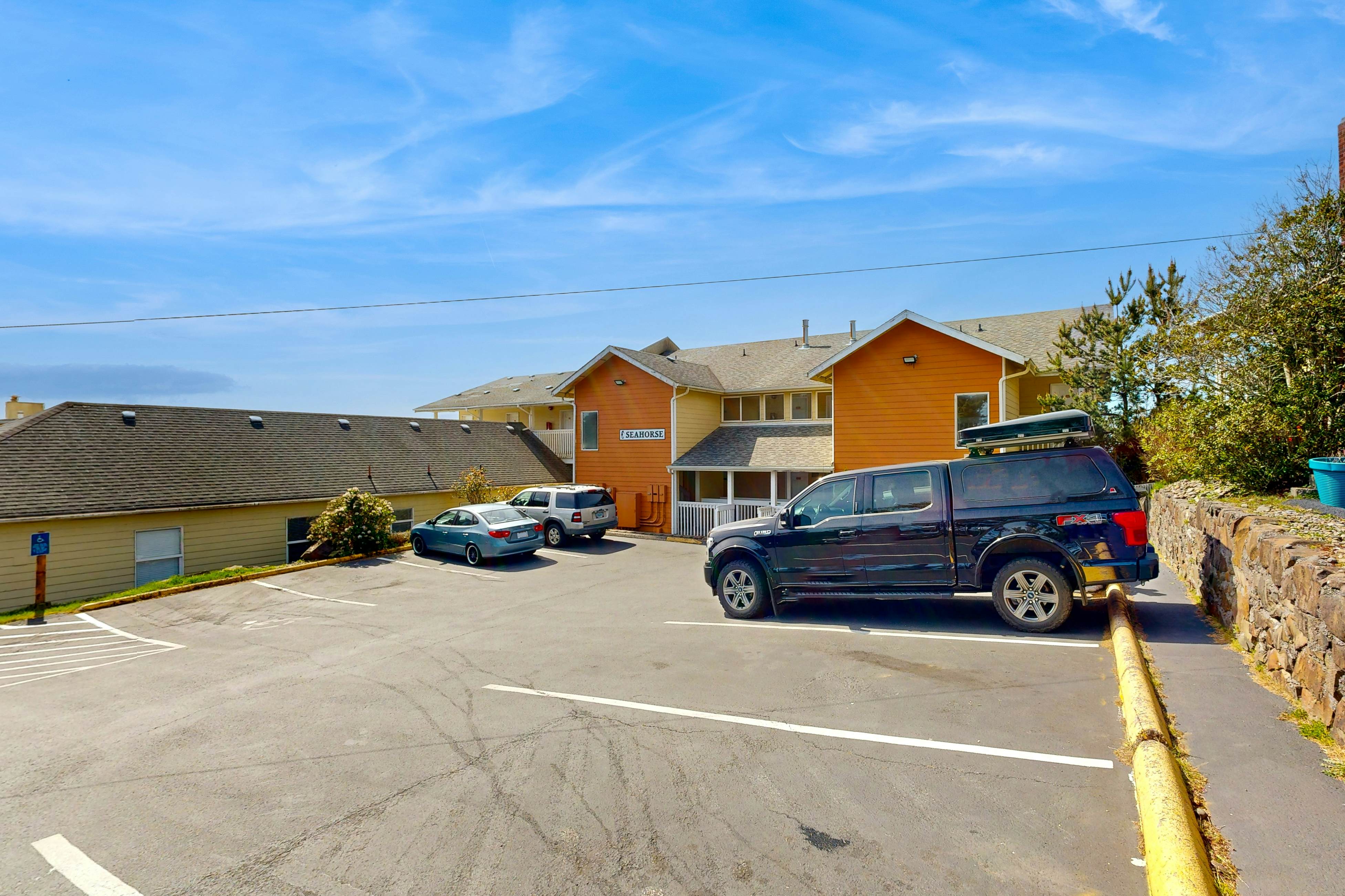 Dog-Friendly Condo with Stunning Ocean Views & Easy Beach Access