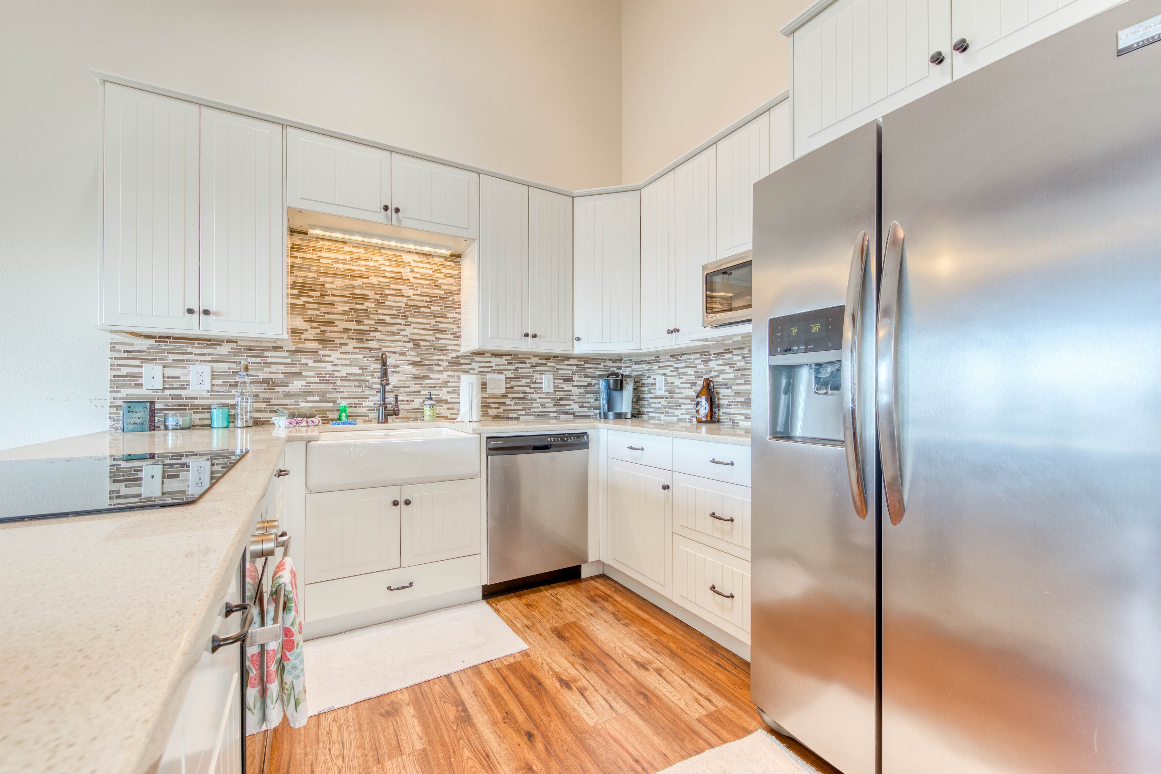 Stunning home with ocean view - spacious deck with nice view