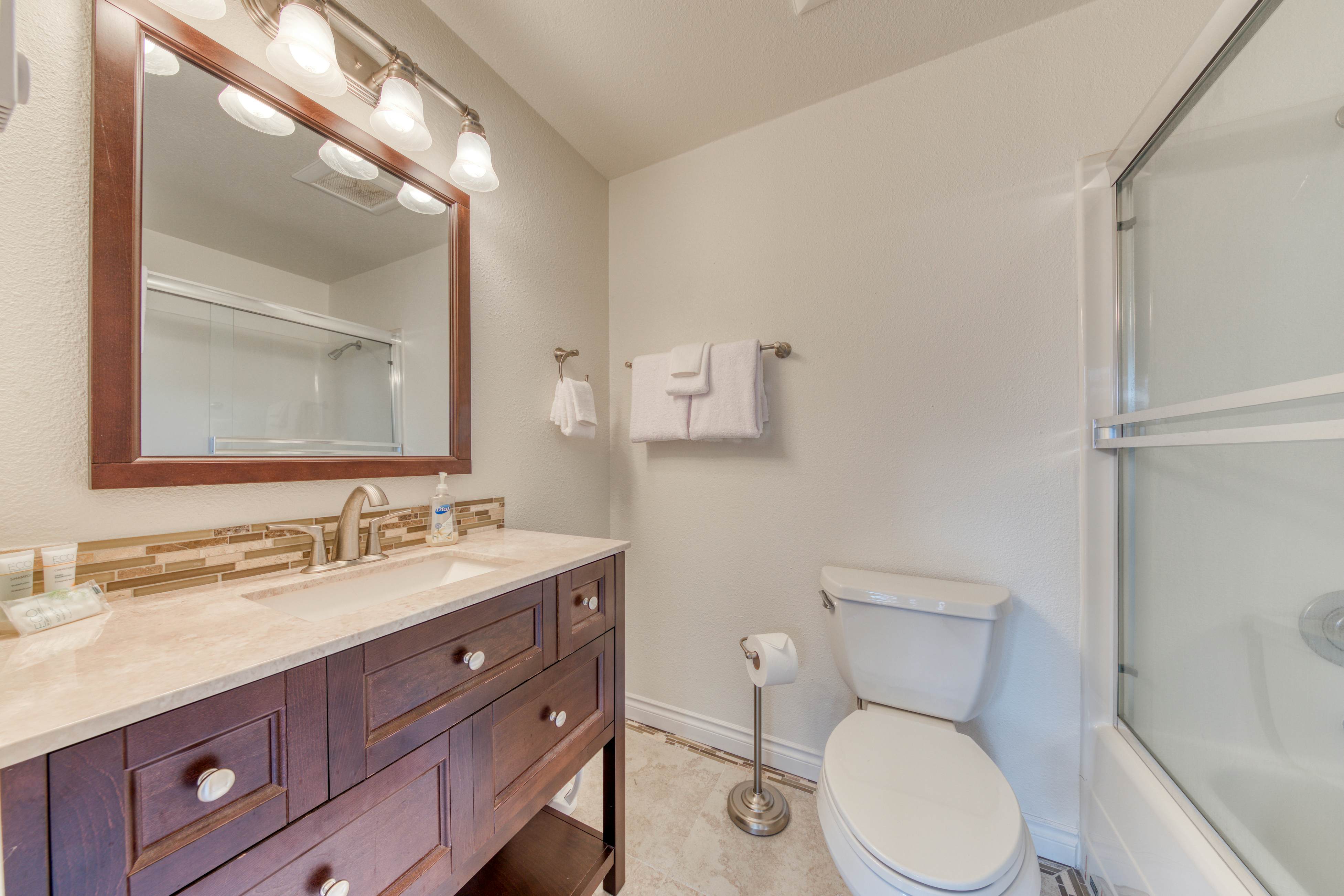 Stunning home with ocean view - spacious deck with nice view