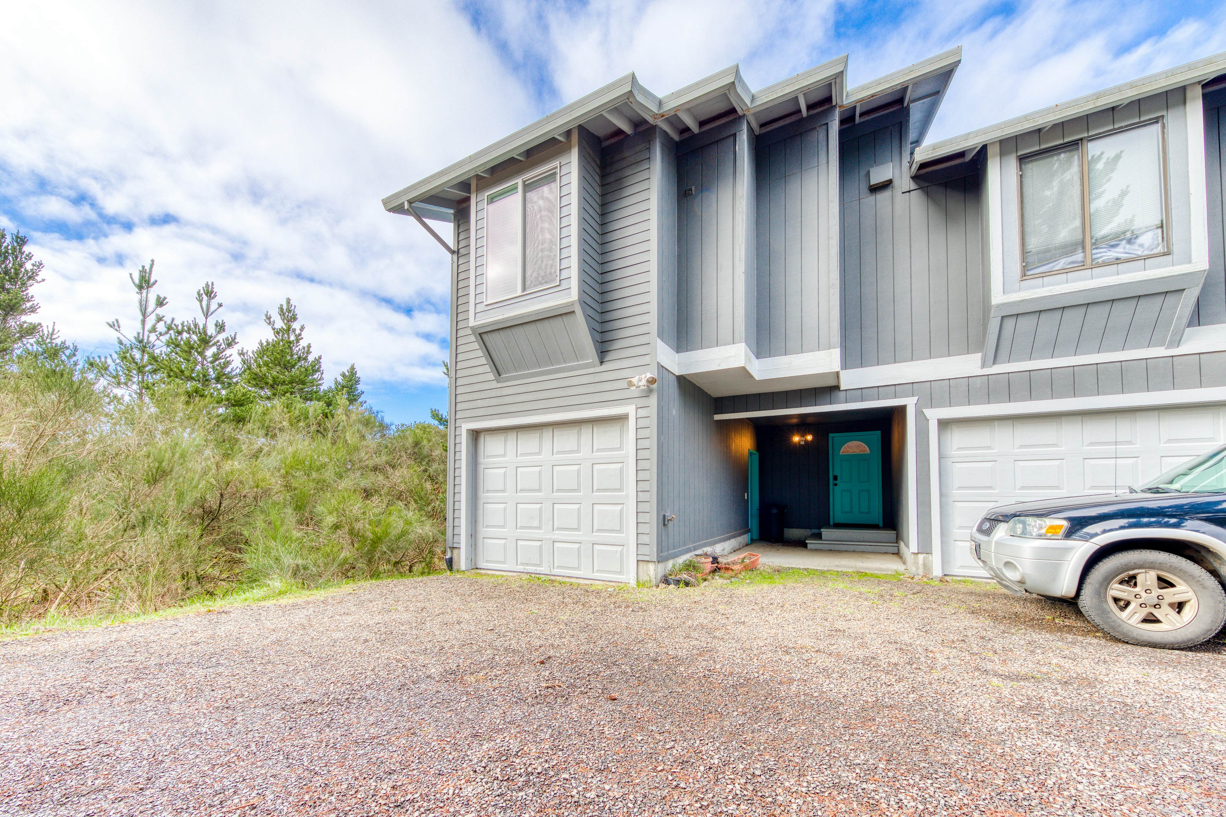 Stunning home with ocean view - spacious deck with nice view