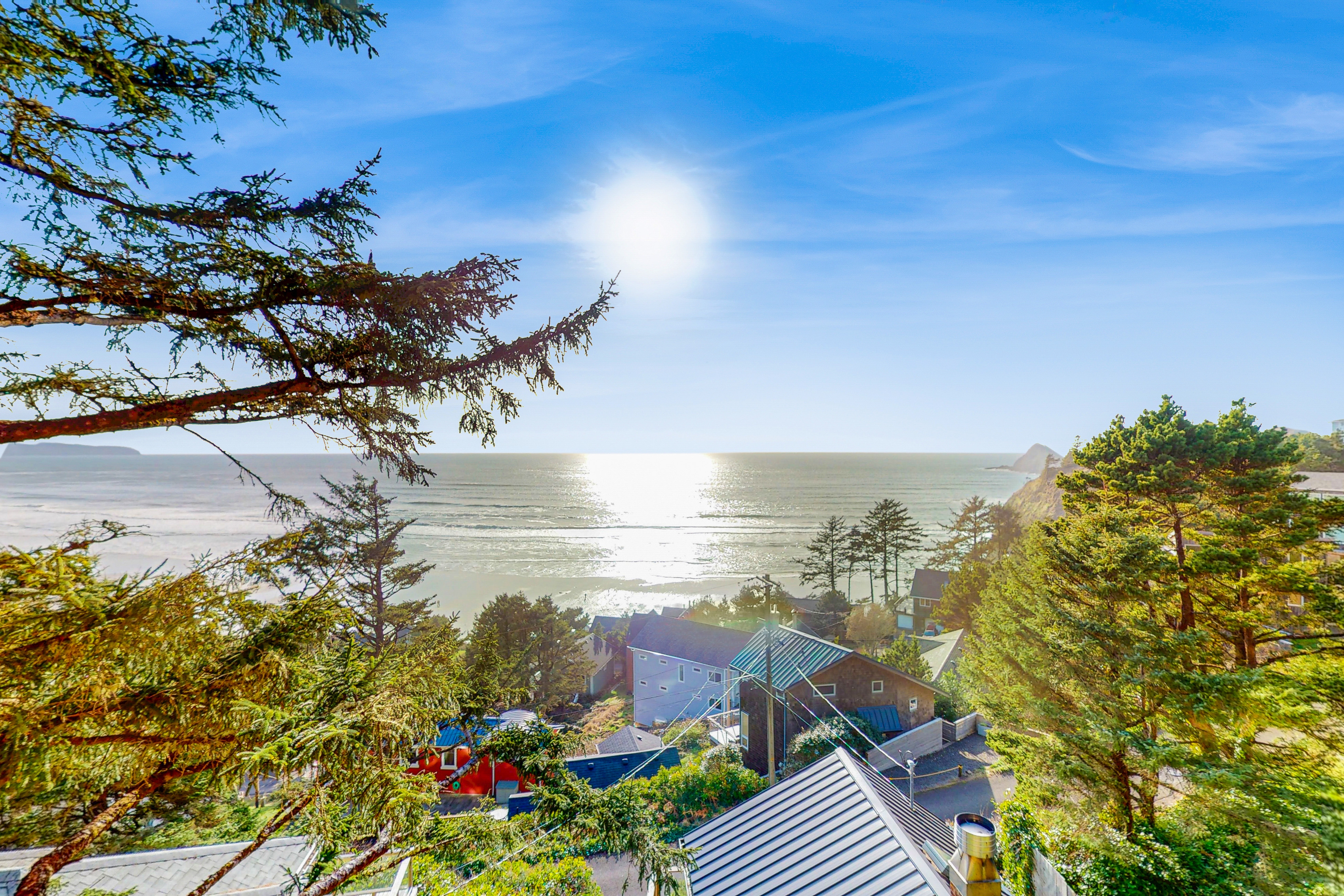 Perfect oceanside getaway with magnificent ocean views and beach nearby