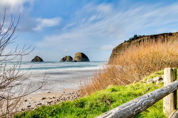 Hillside home with exceptional ocean view near the beach dog friendly