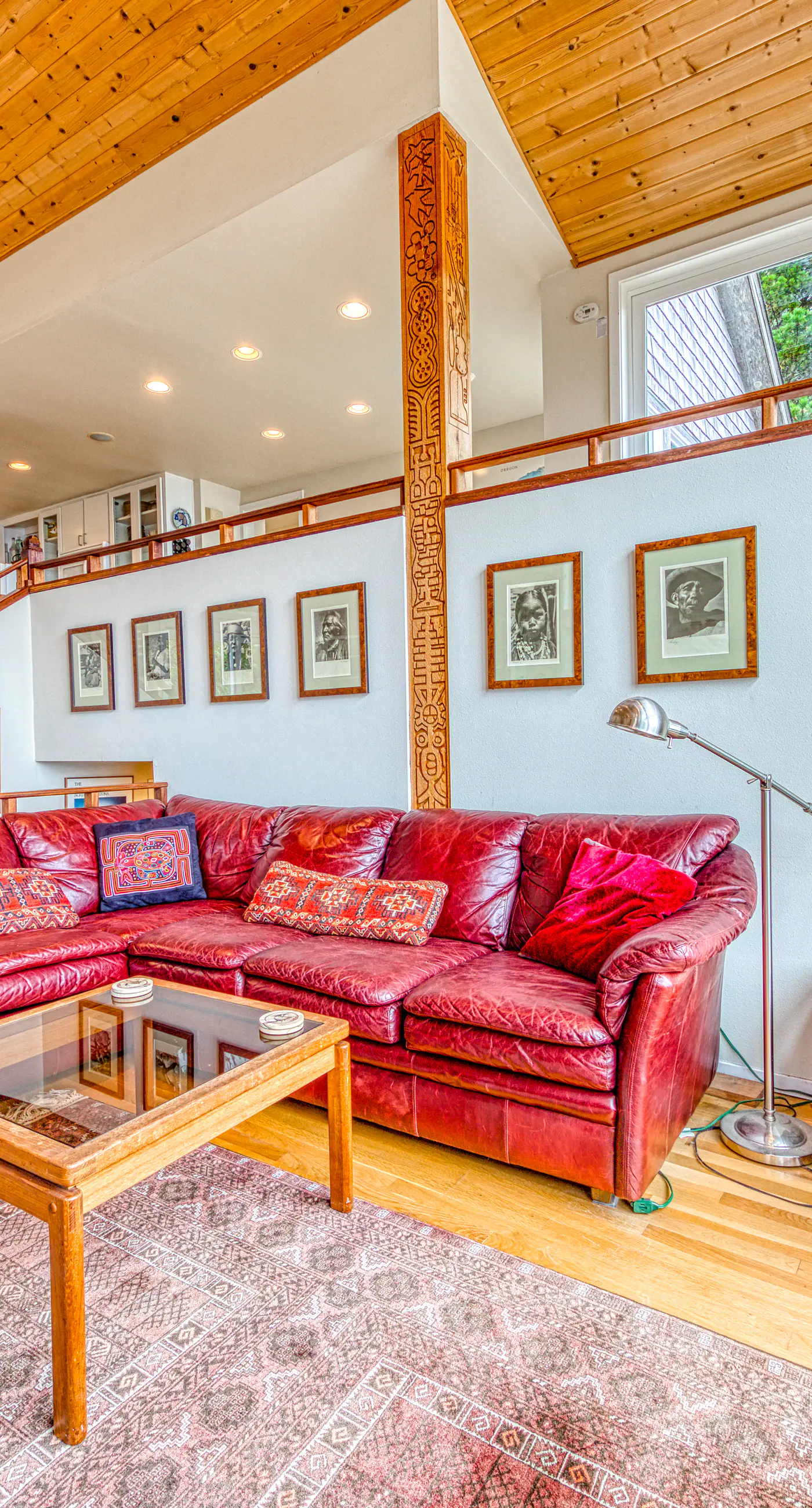 Hillside home with exceptional ocean view near the beach dog friendly