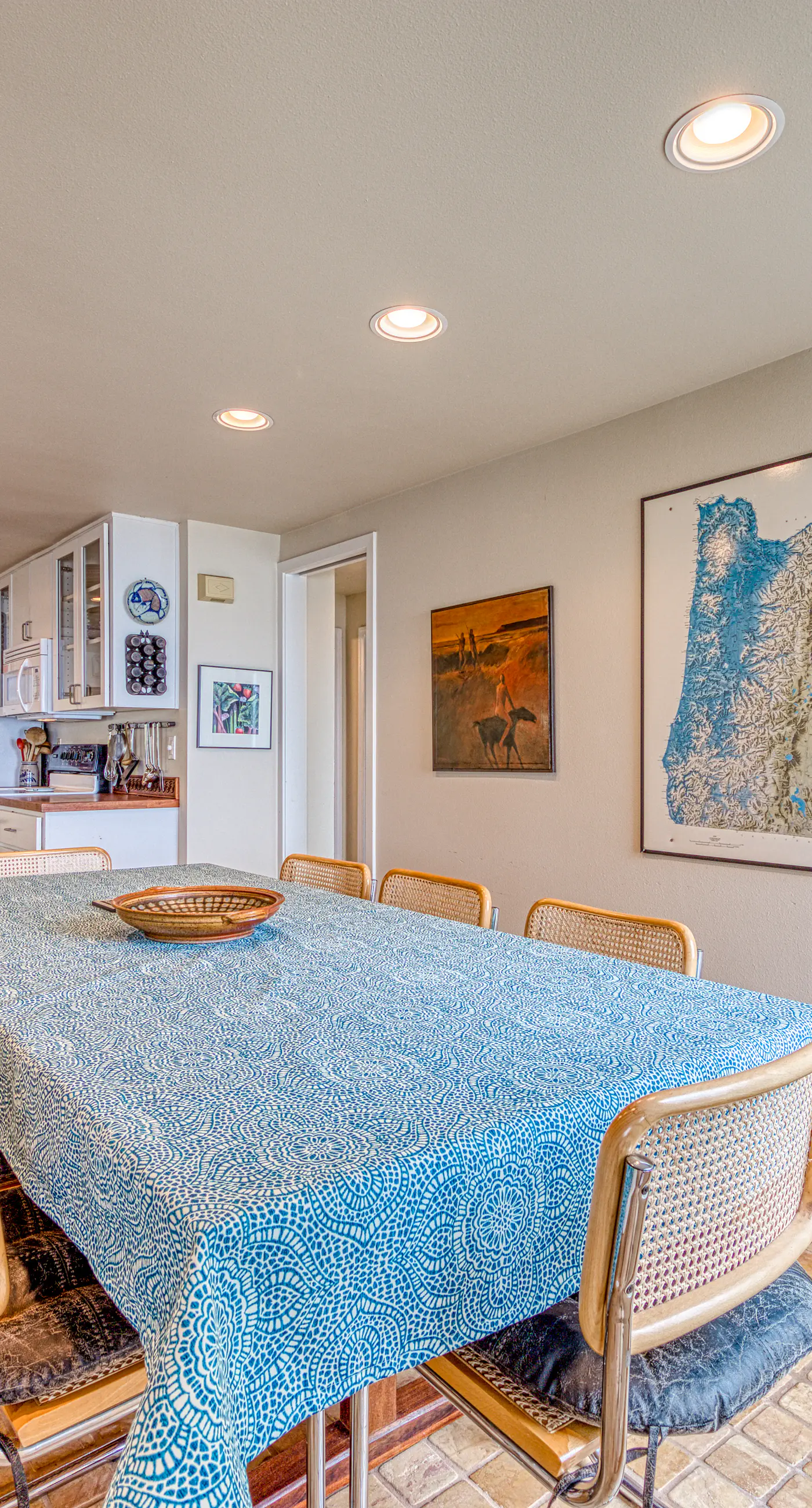 Hillside home with exceptional ocean view near the beach dog friendly
