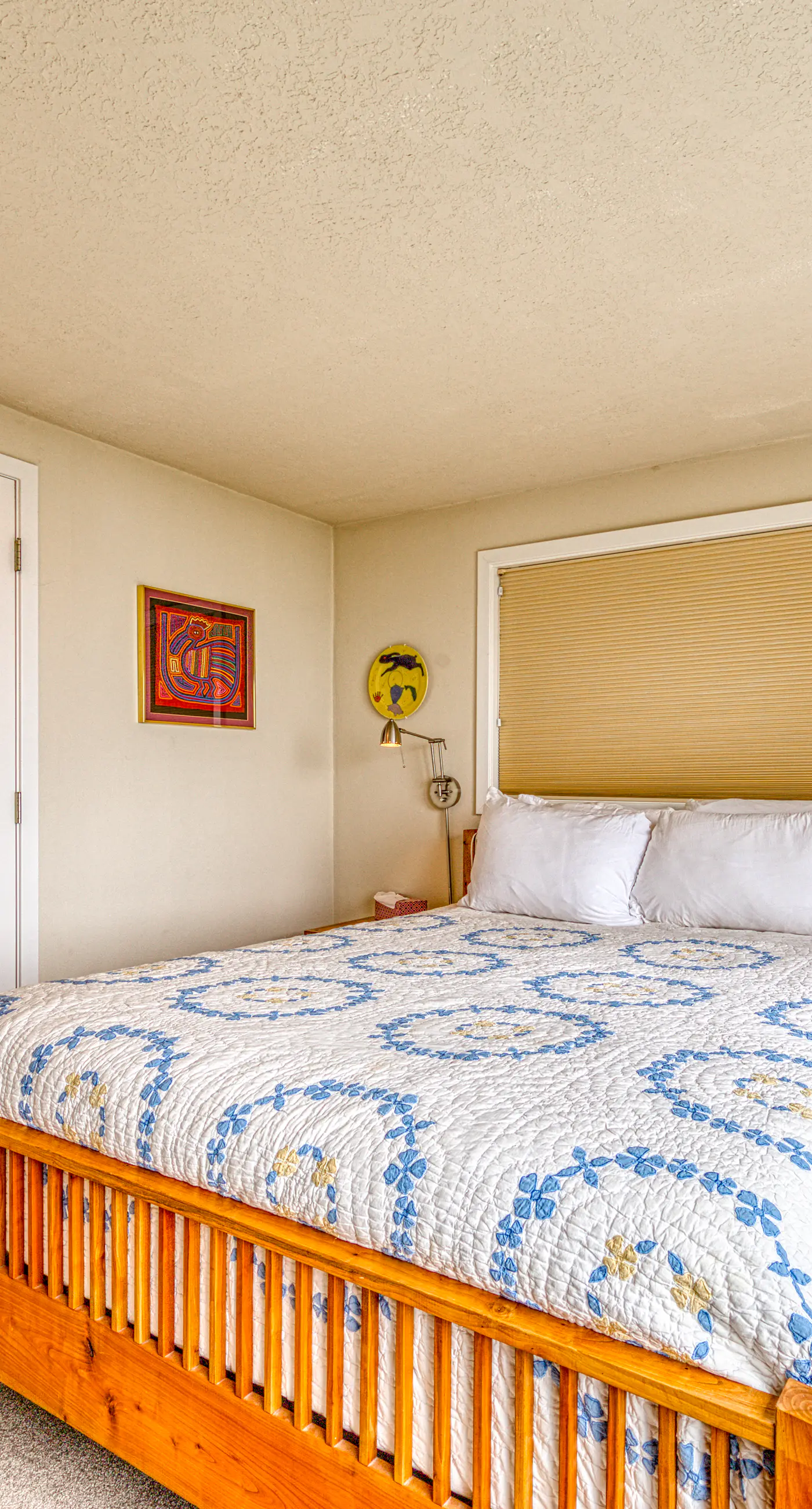 Hillside home with exceptional ocean view near the beach dog friendly