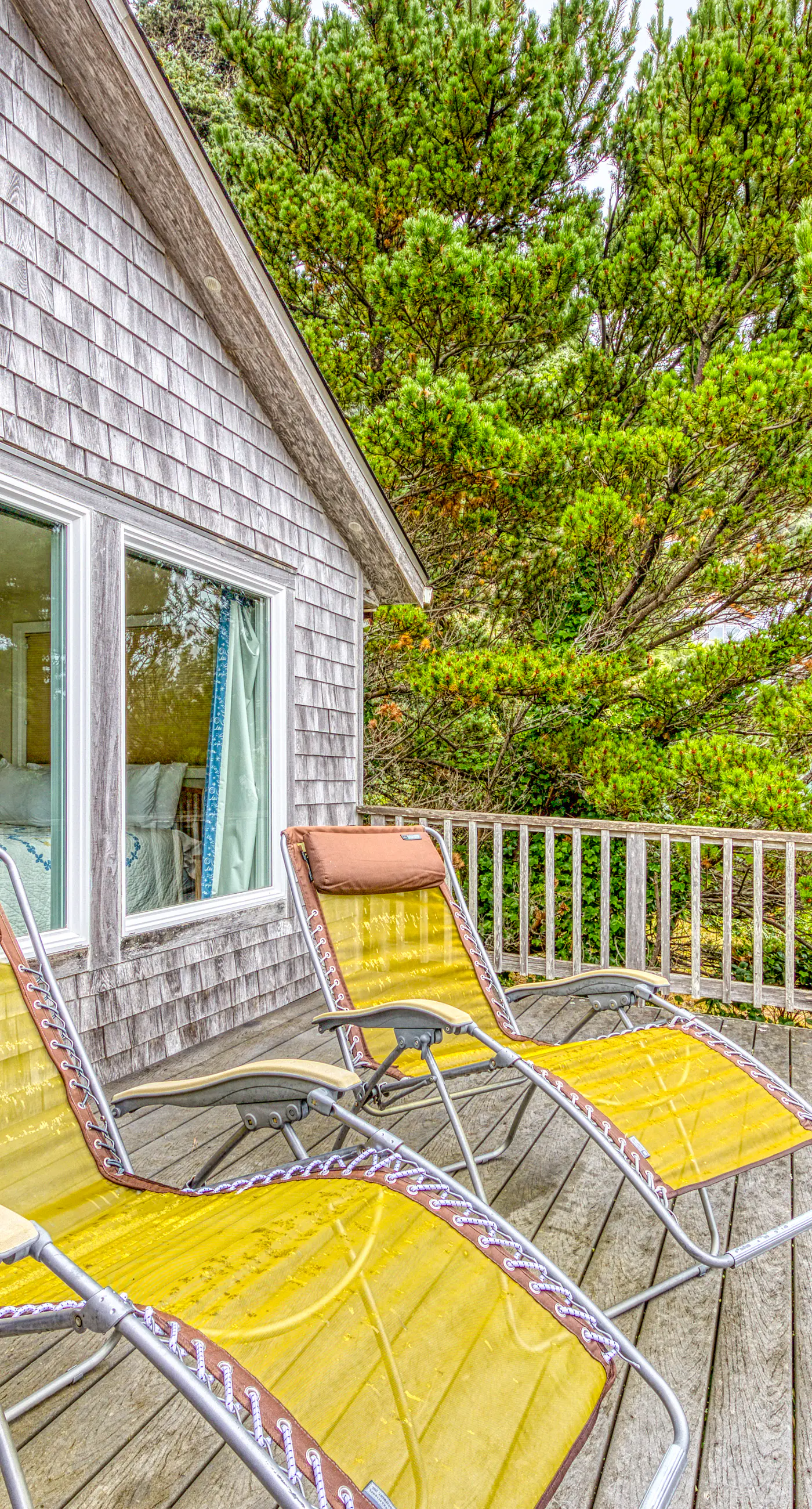 Hillside home with exceptional ocean view near the beach dog friendly