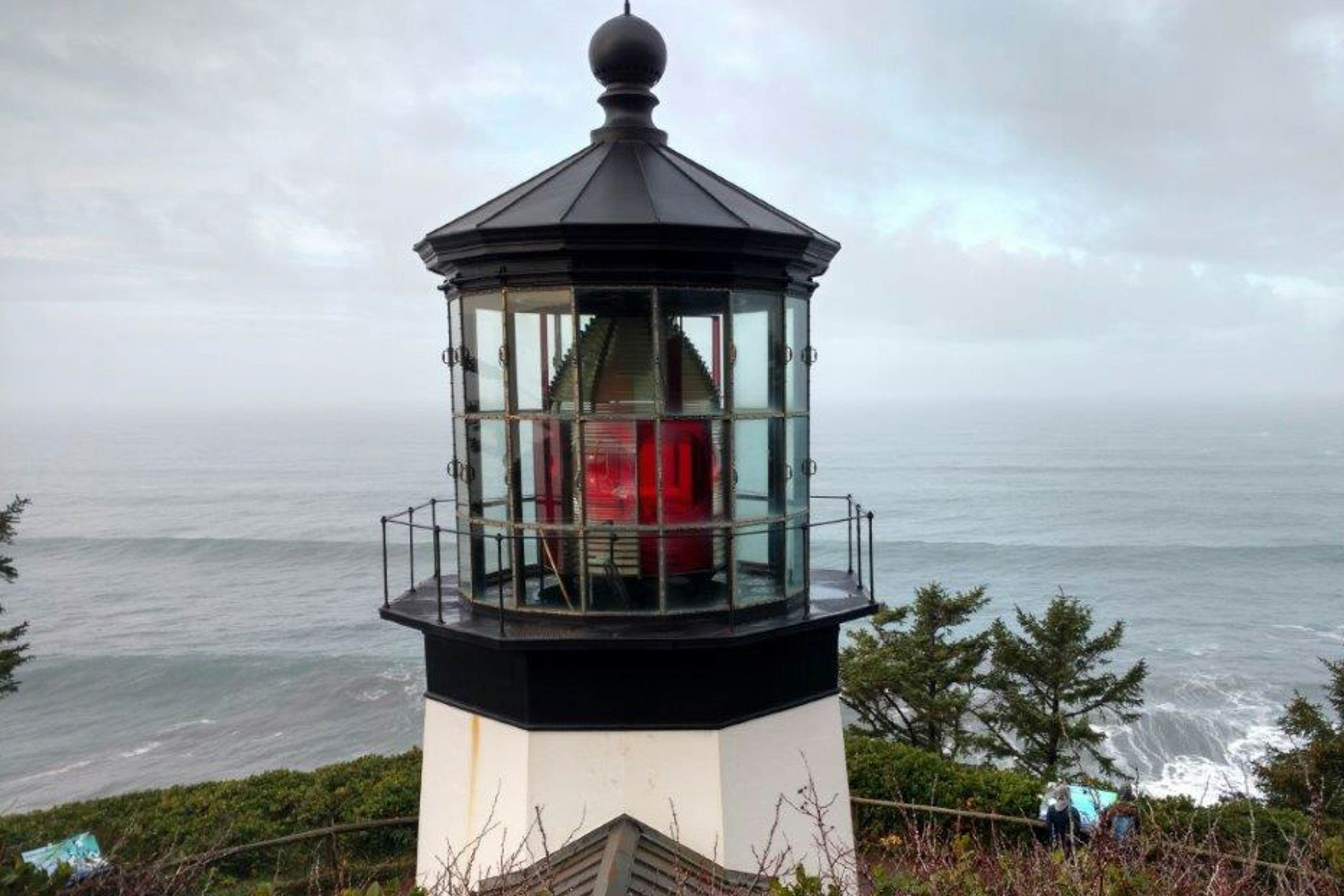 Dog-friendly beach home ideal for entertaining with 2 fireplaces & great kitchen