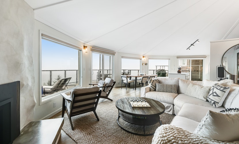 Gorgeous Ocean View Home with High Speed WiFi Gas Fireplace and Private with D