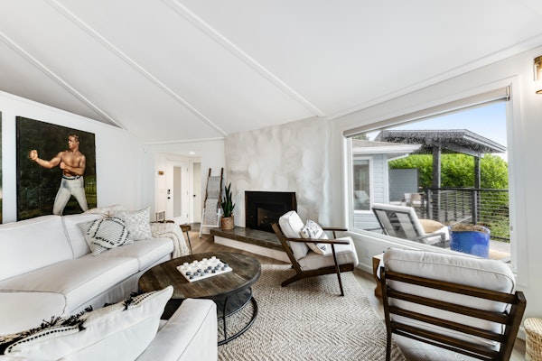 Gorgeous Ocean View Home with High Speed WiFi Gas Fireplace and Private with D