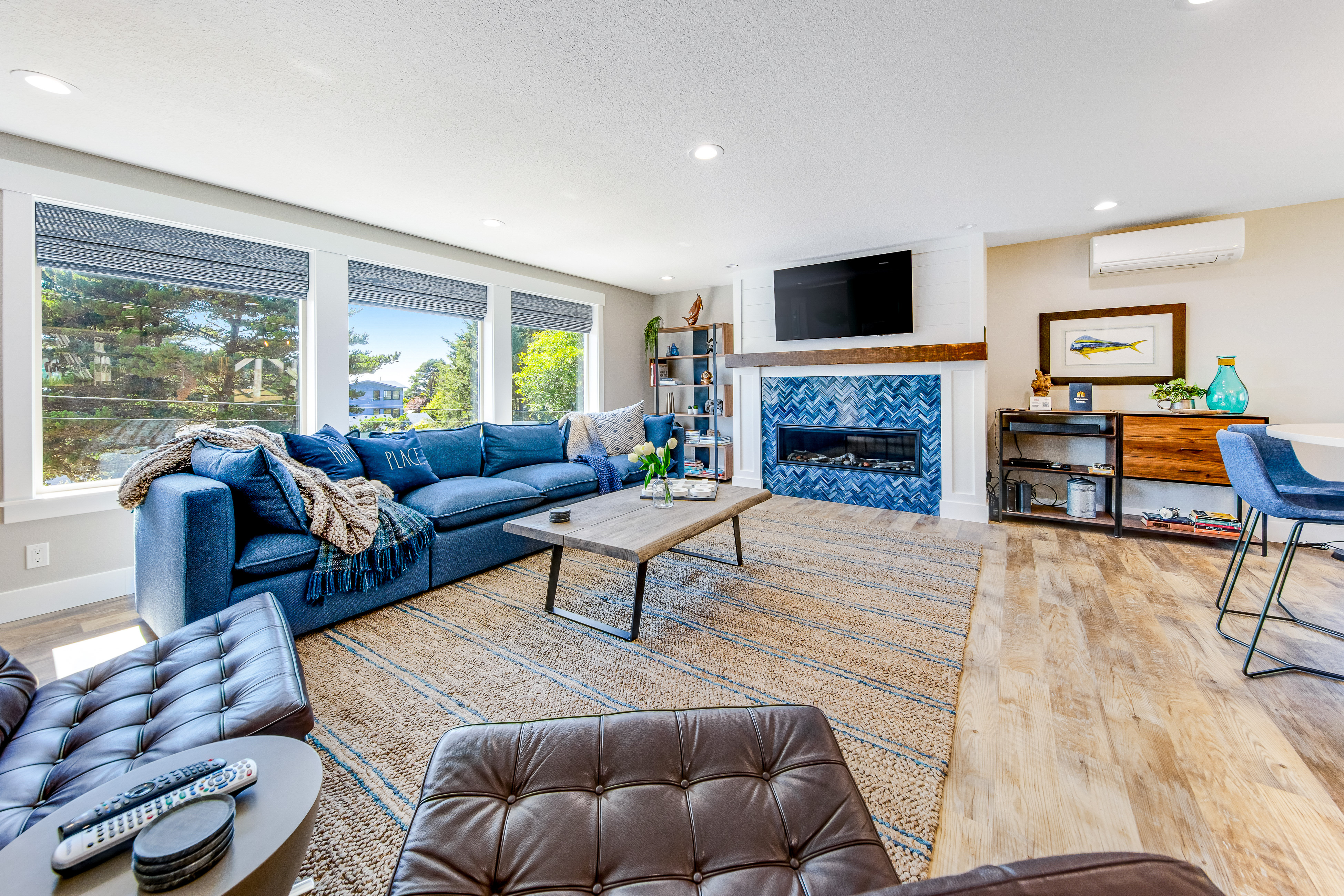 Ocean View Home with Private Hot Tub Great Deck Fireplace Walk to the Beach