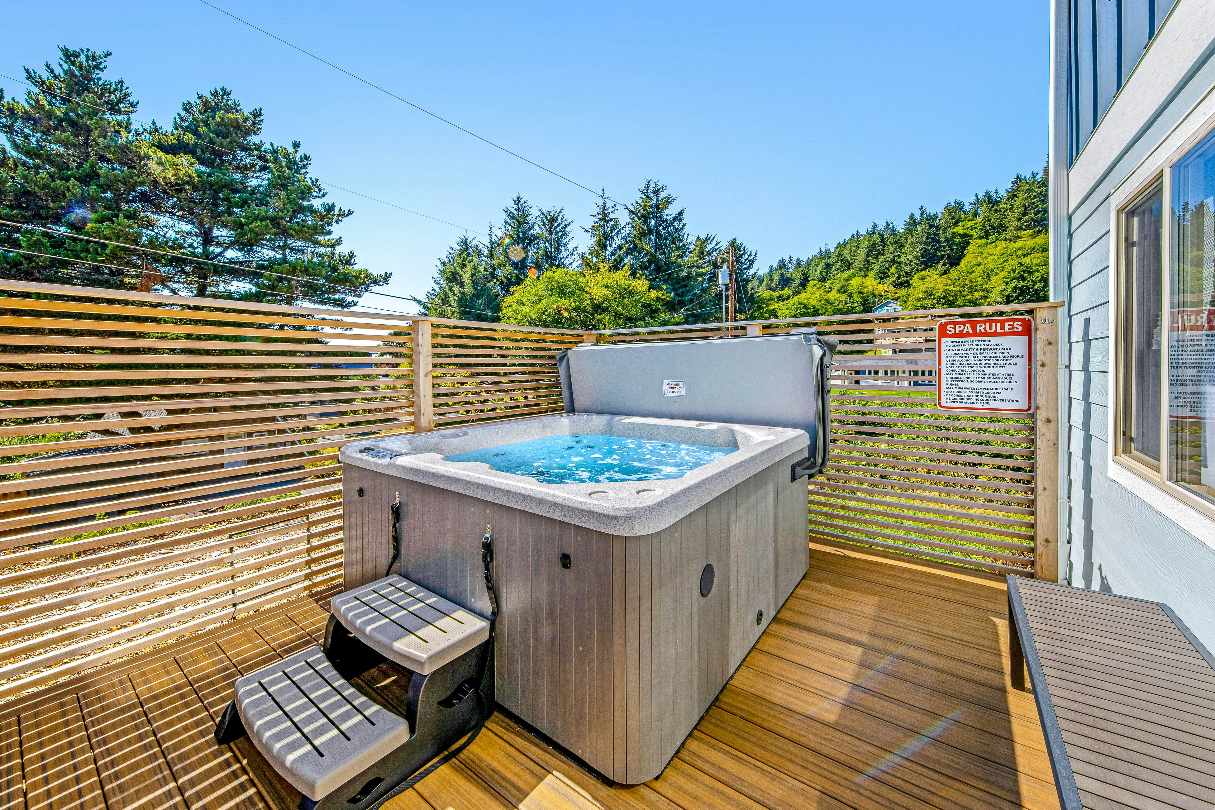 Ocean View Home w/ Private Hot Tub, Great Deck, Fireplace - Walk to the Beach