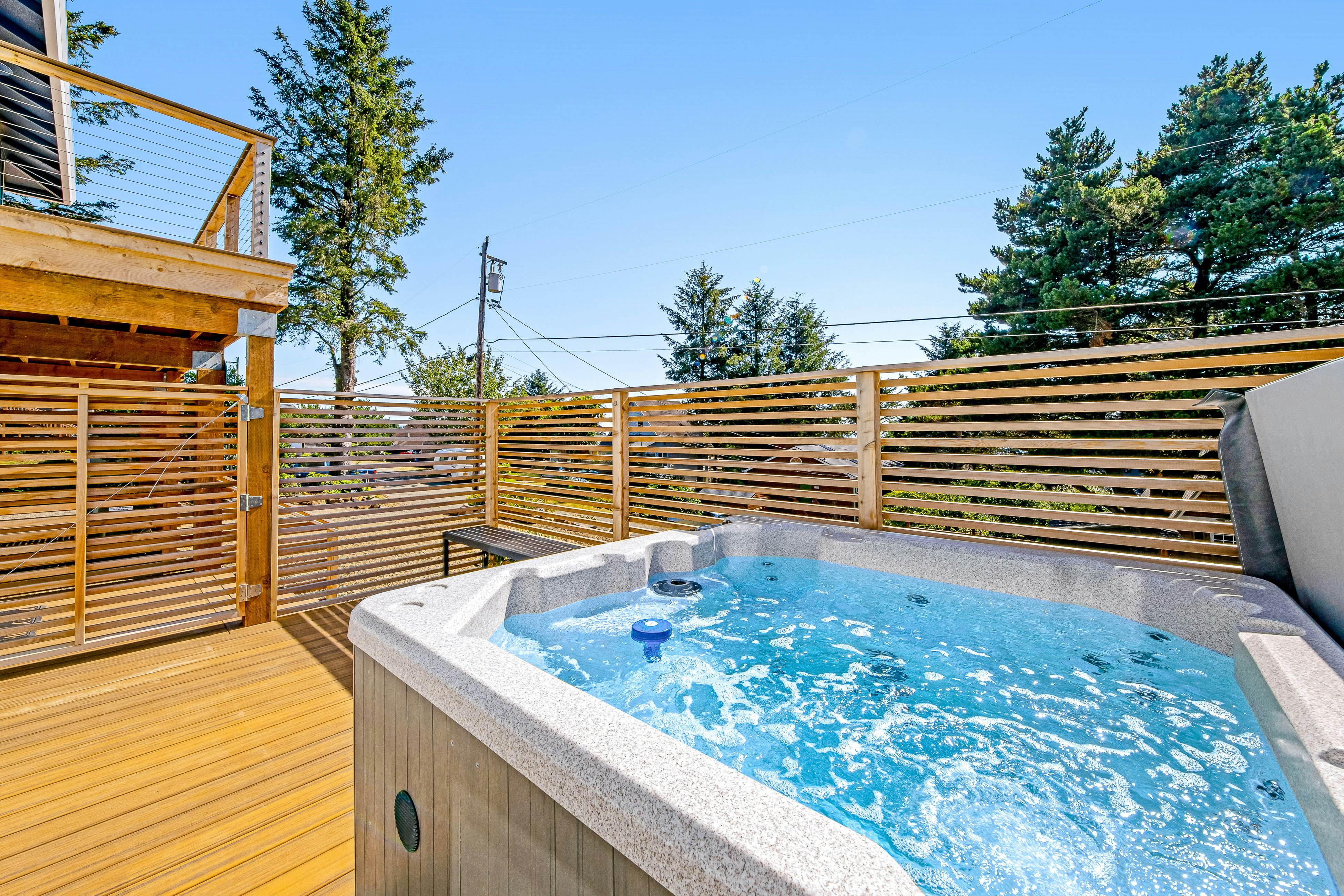 Ocean View Home w/ Private Hot Tub, Great Deck, Fireplace - Walk to the Beach