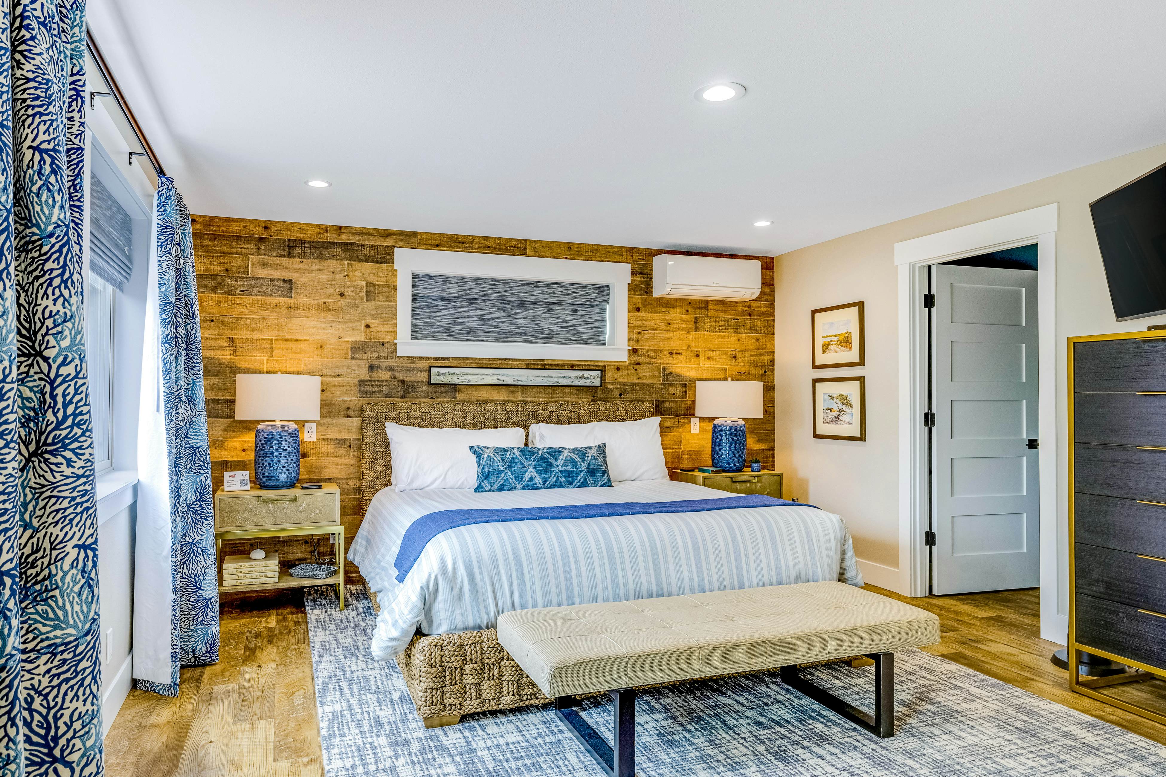 Ocean View Home w/ Private Hot Tub, Great Deck, Fireplace - Walk to the Beach