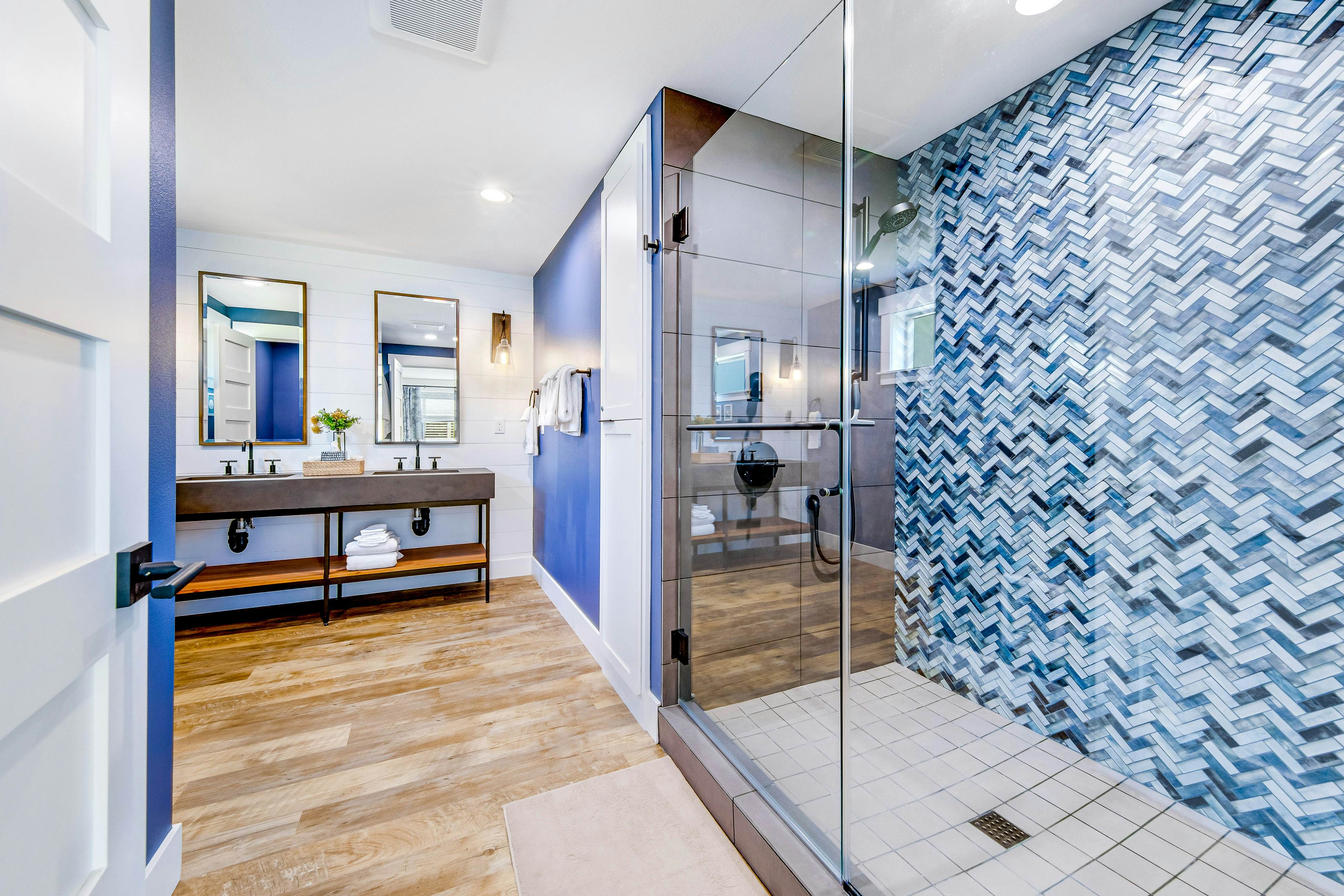 Ocean View Home w/ Private Hot Tub, Great Deck, Fireplace - Walk to the Beach