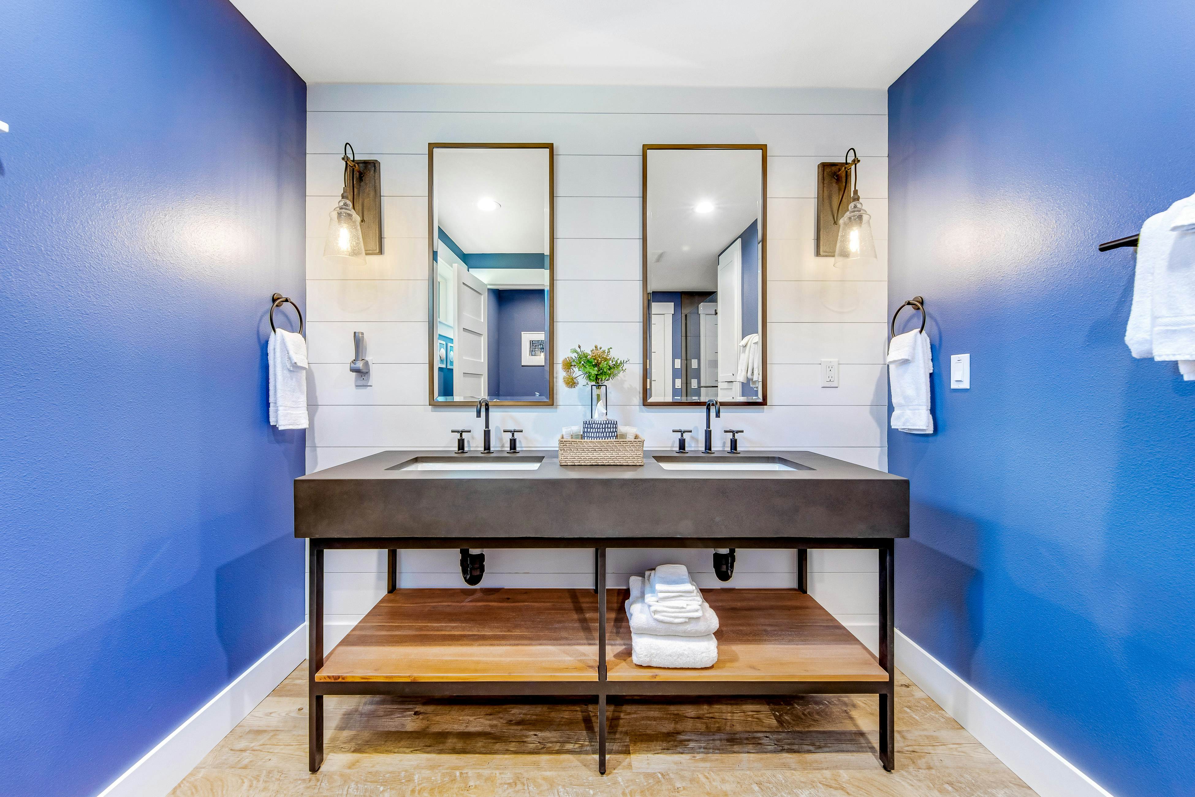 Ocean View Home w/ Private Hot Tub, Great Deck, Fireplace - Walk to the Beach