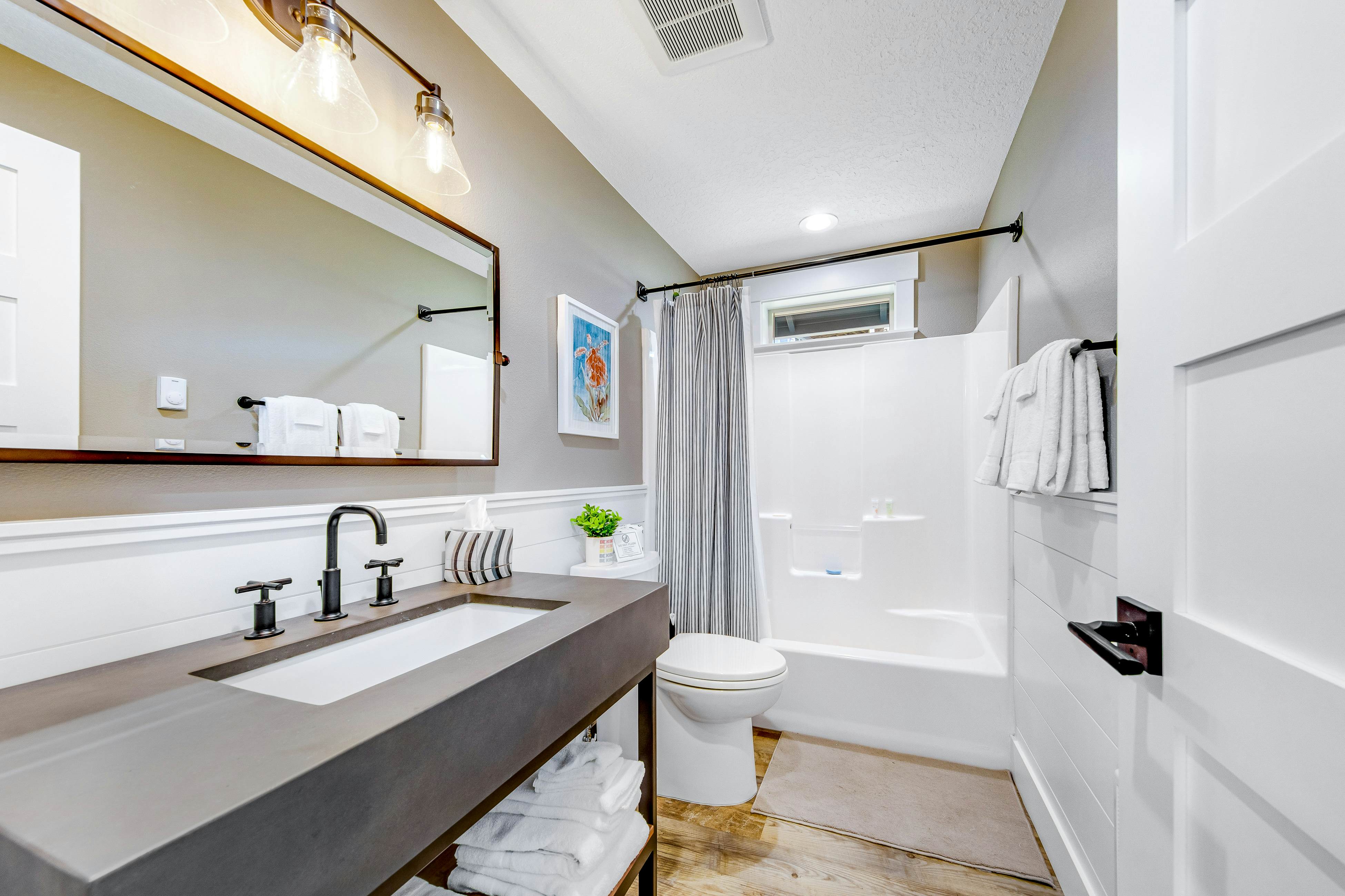 Ocean View Home w/ Private Hot Tub, Great Deck, Fireplace - Walk to the Beach