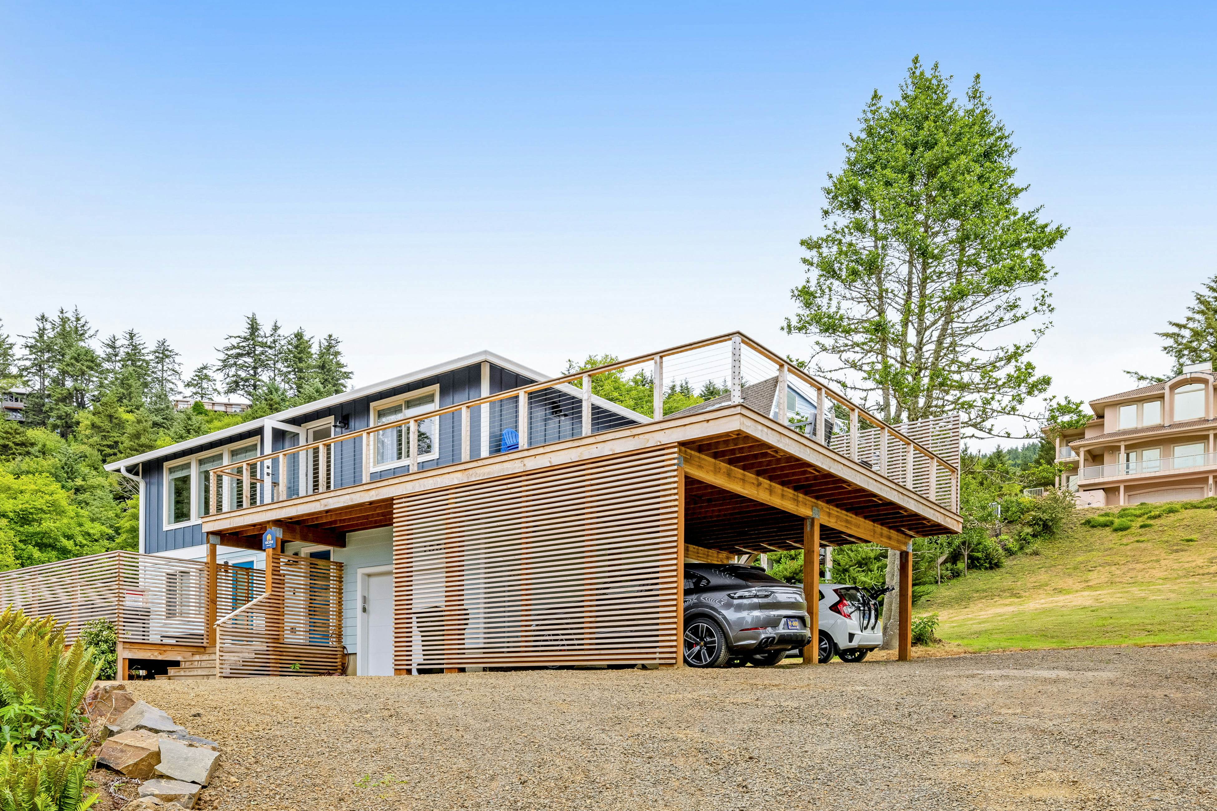 Ocean View Home w/ Private Hot Tub, Great Deck, Fireplace - Walk to the Beach