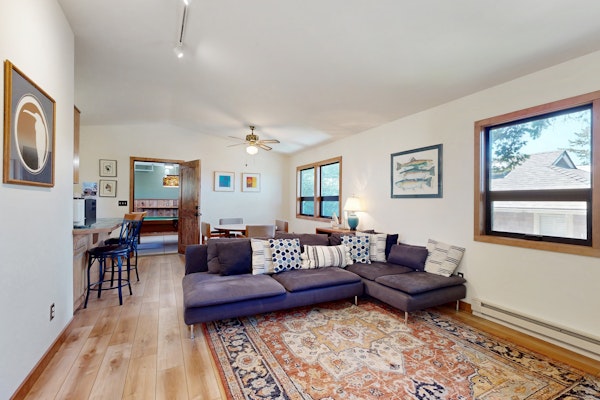 Bay view dog friendly home with a pool table and children s items