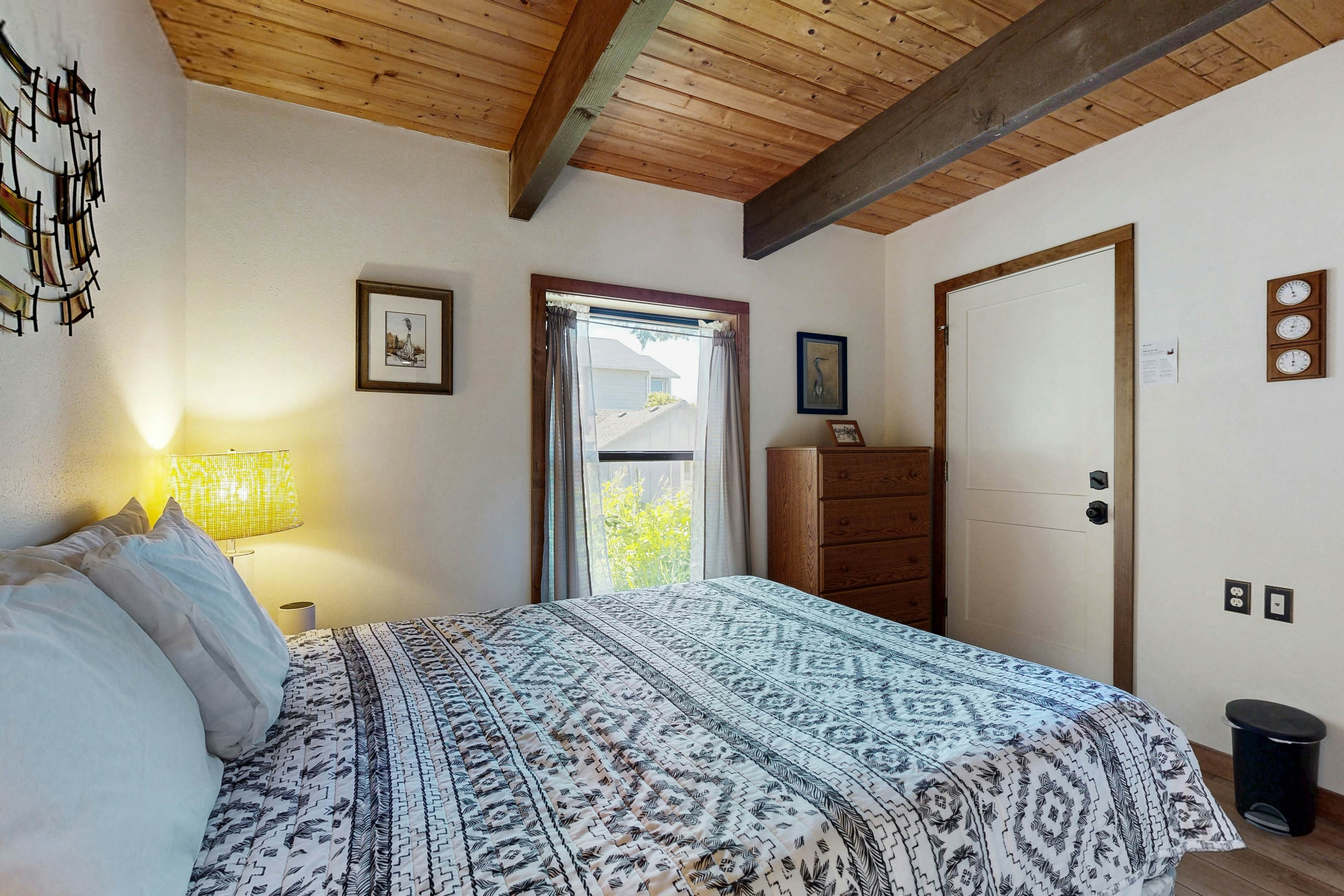 Bay-view, dog-friendly home with a pool table & children's items