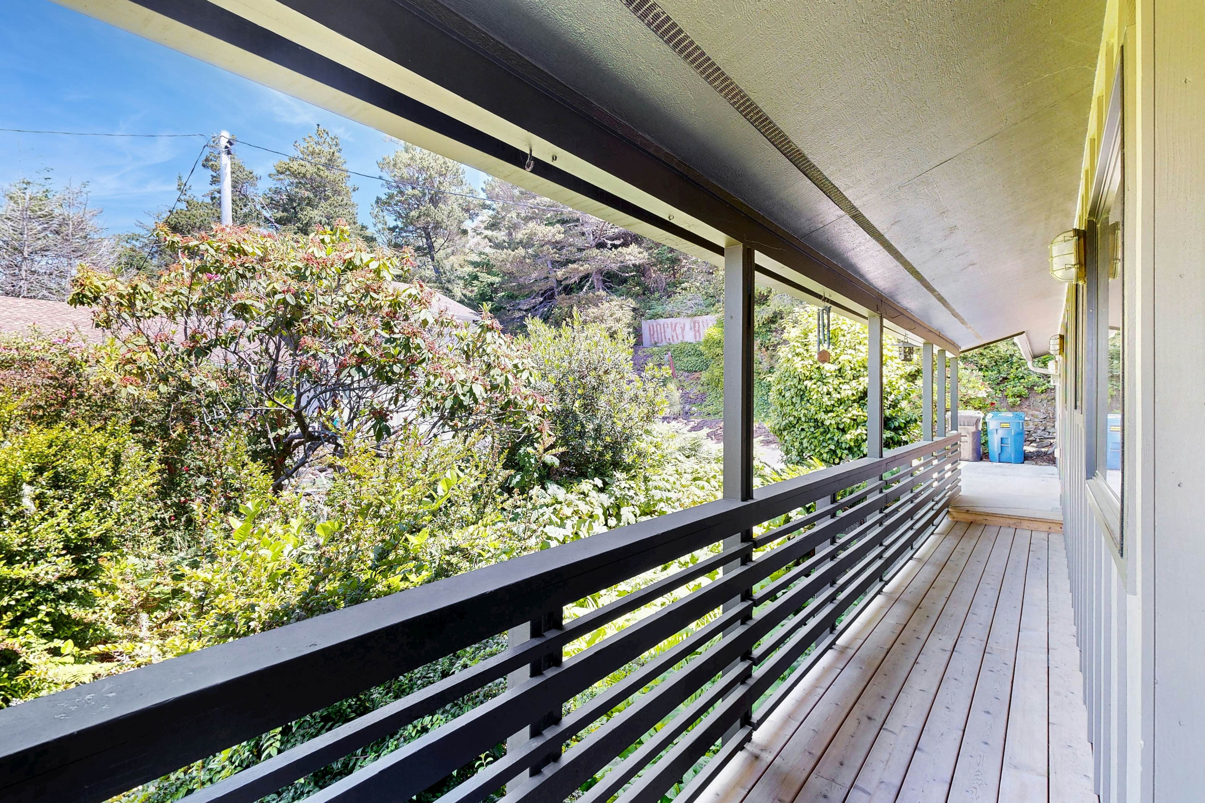 Bay-view, dog-friendly home with a pool table & children's items