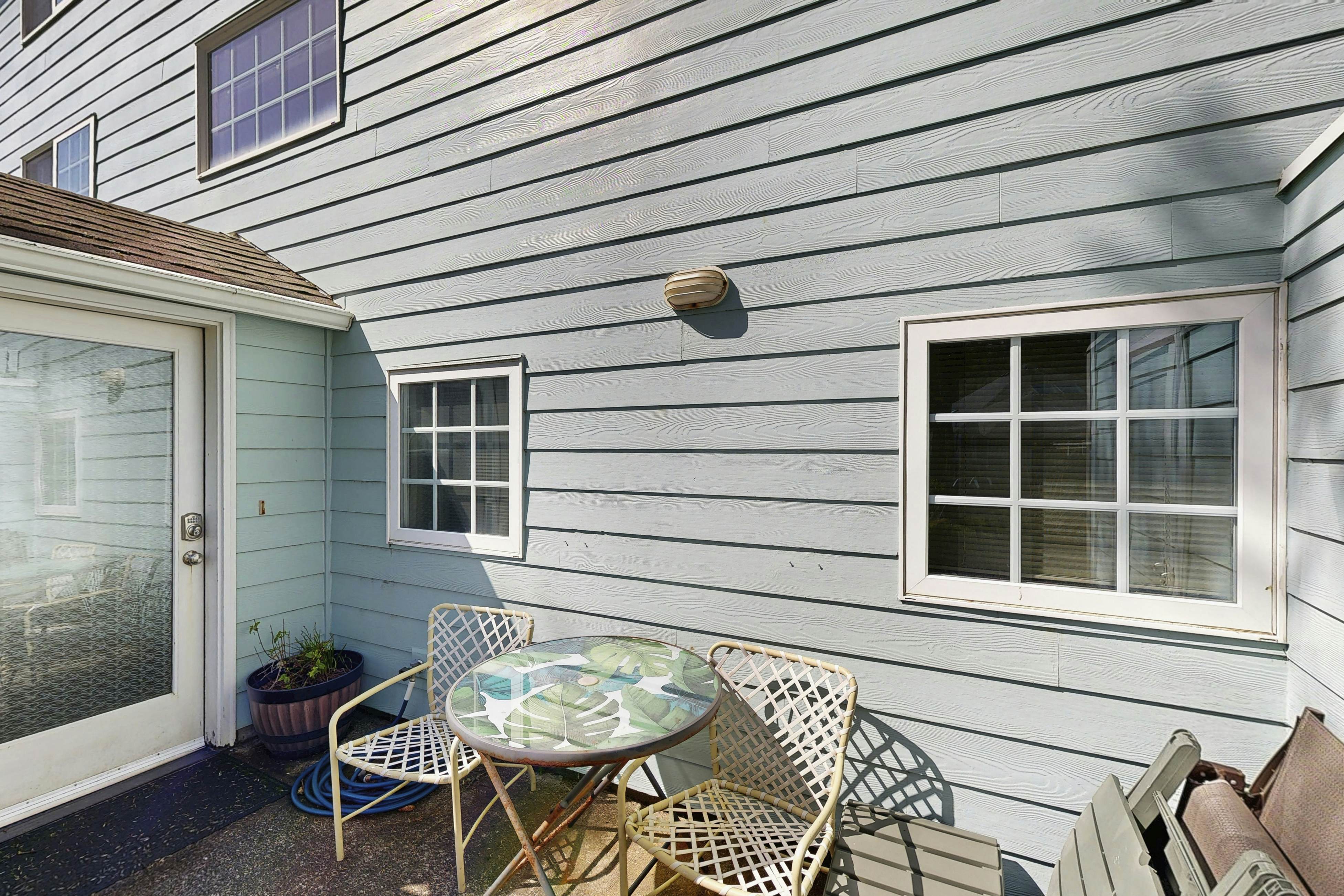 Oceanview Escape with Sweeping Views and Easy Beach Access