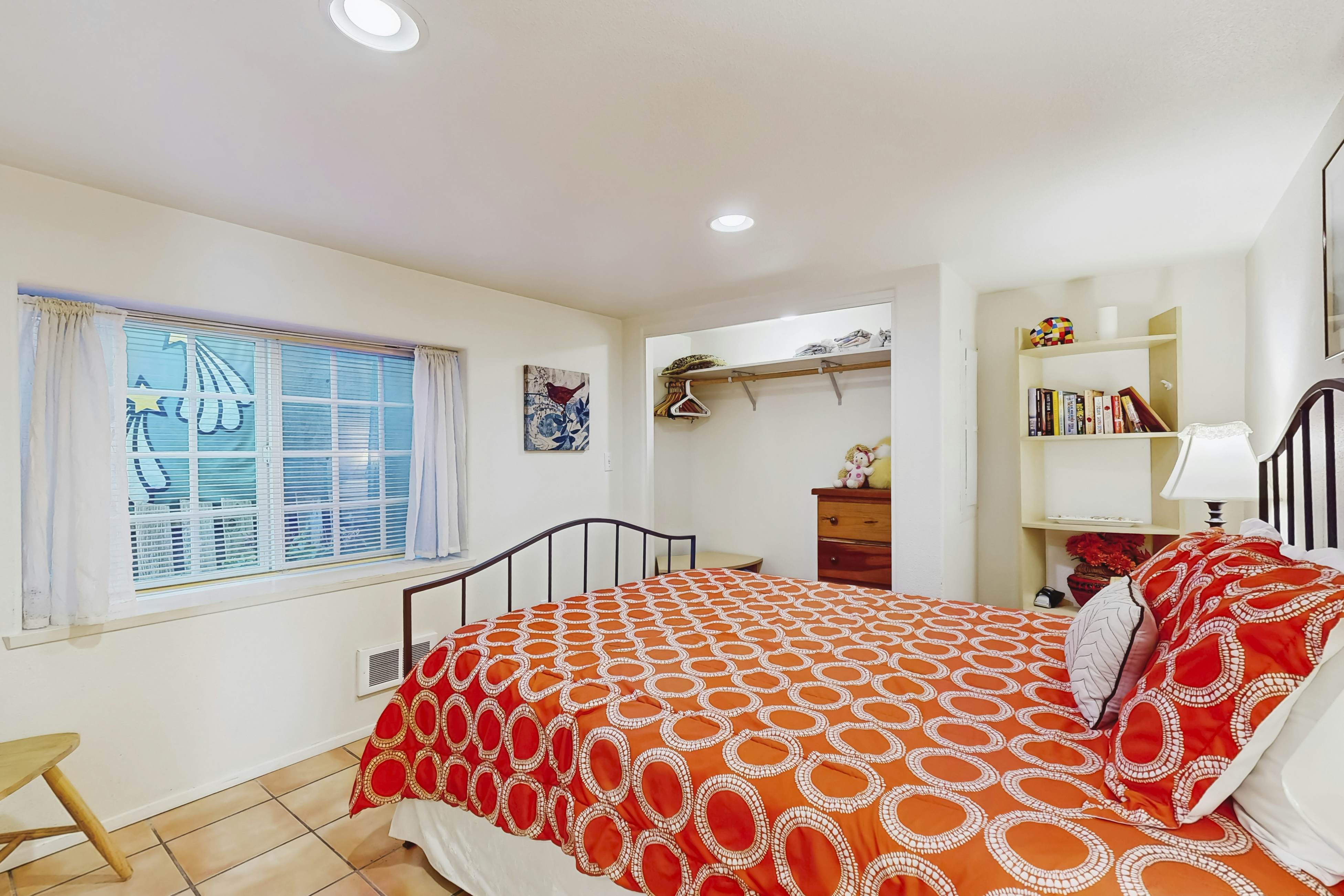 Oceanview Escape with Sweeping Views and Easy Beach Access