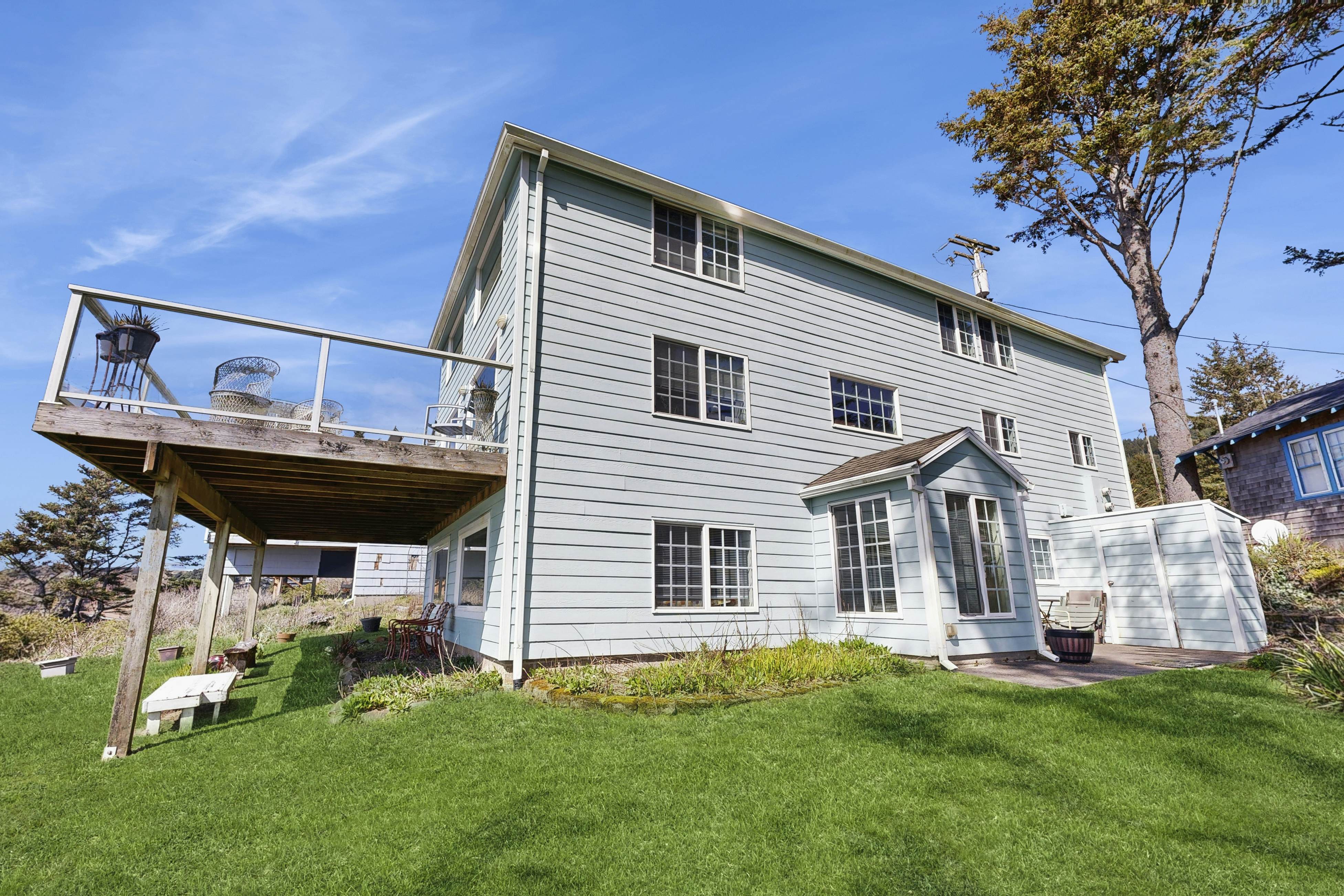 Oceanview Escape with Sweeping Views and Easy Beach Access