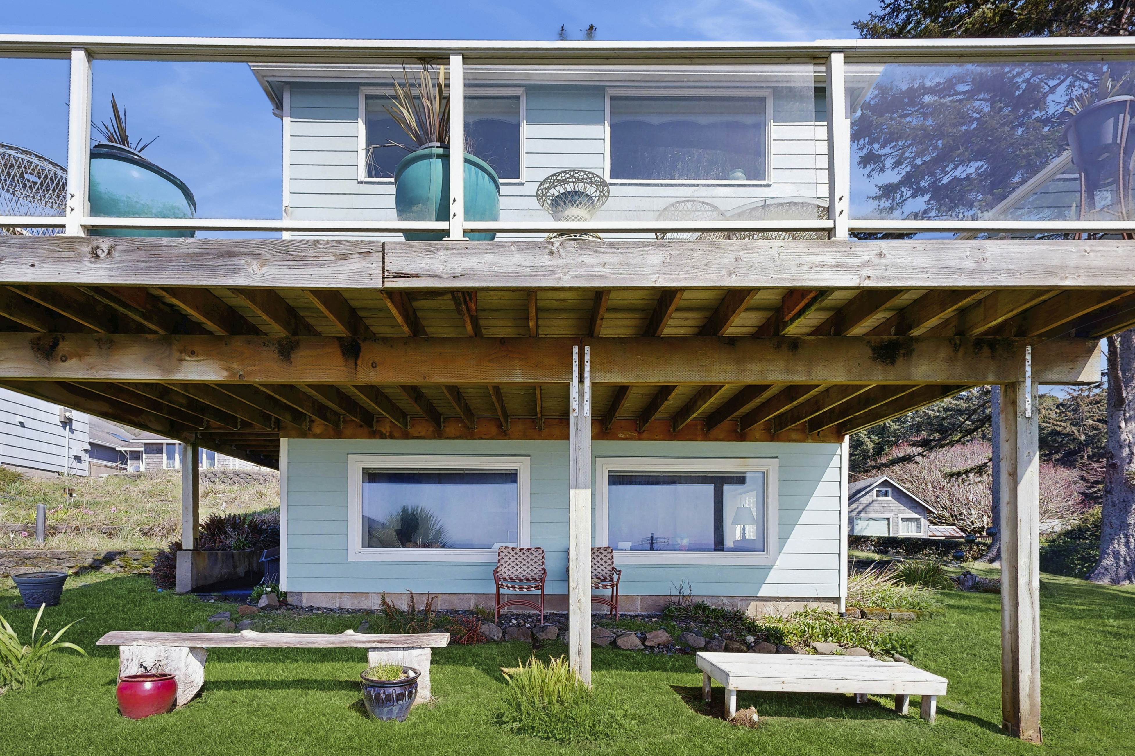 Oceanview Escape with Sweeping Views and Easy Beach Access