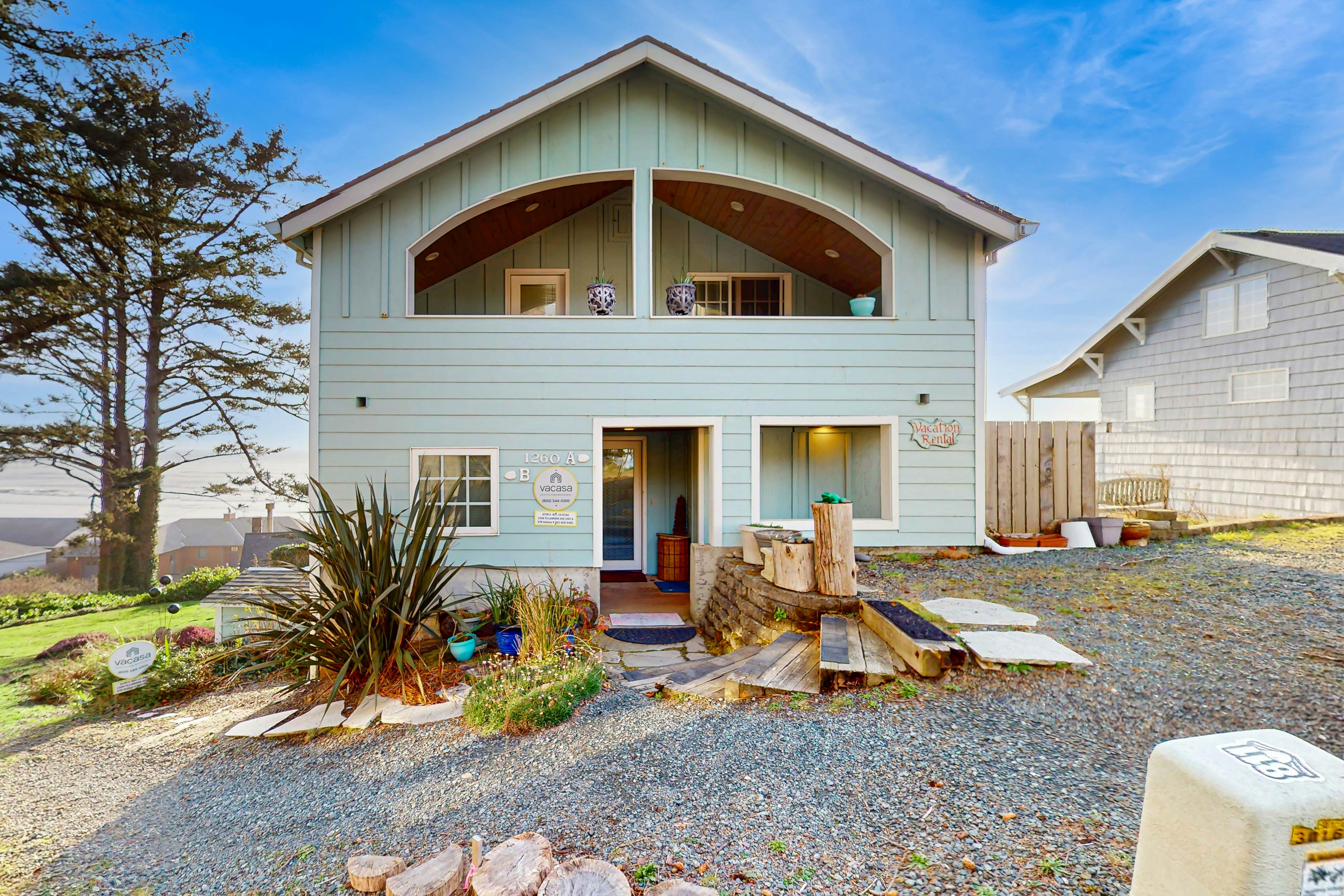 Oceanview Escape with Sweeping Views and Easy Beach Access